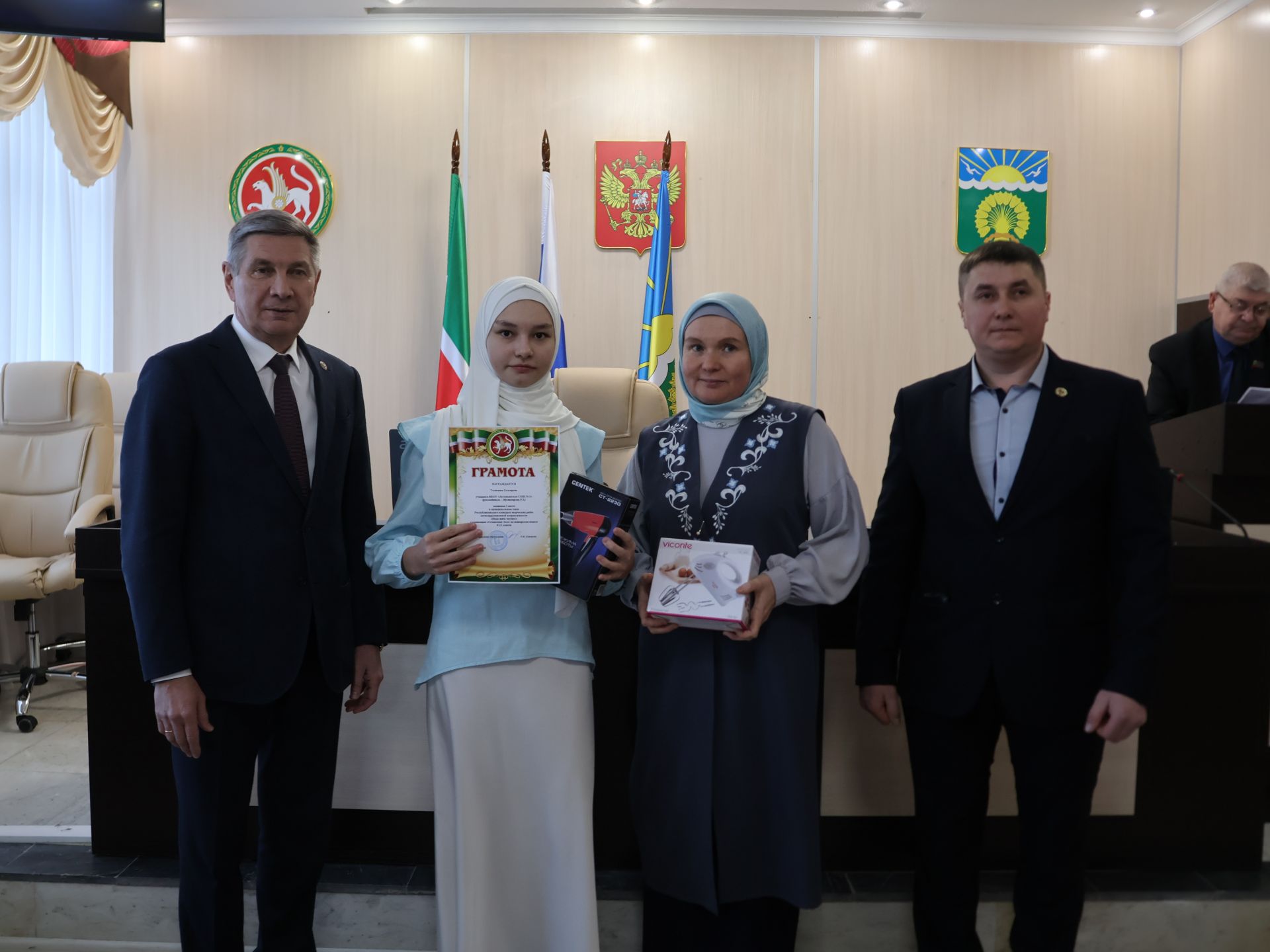 Бүген Актанышта «Гадел яшәргә кирәк» конкурсы җиңүчеләрен бүләкләделәр