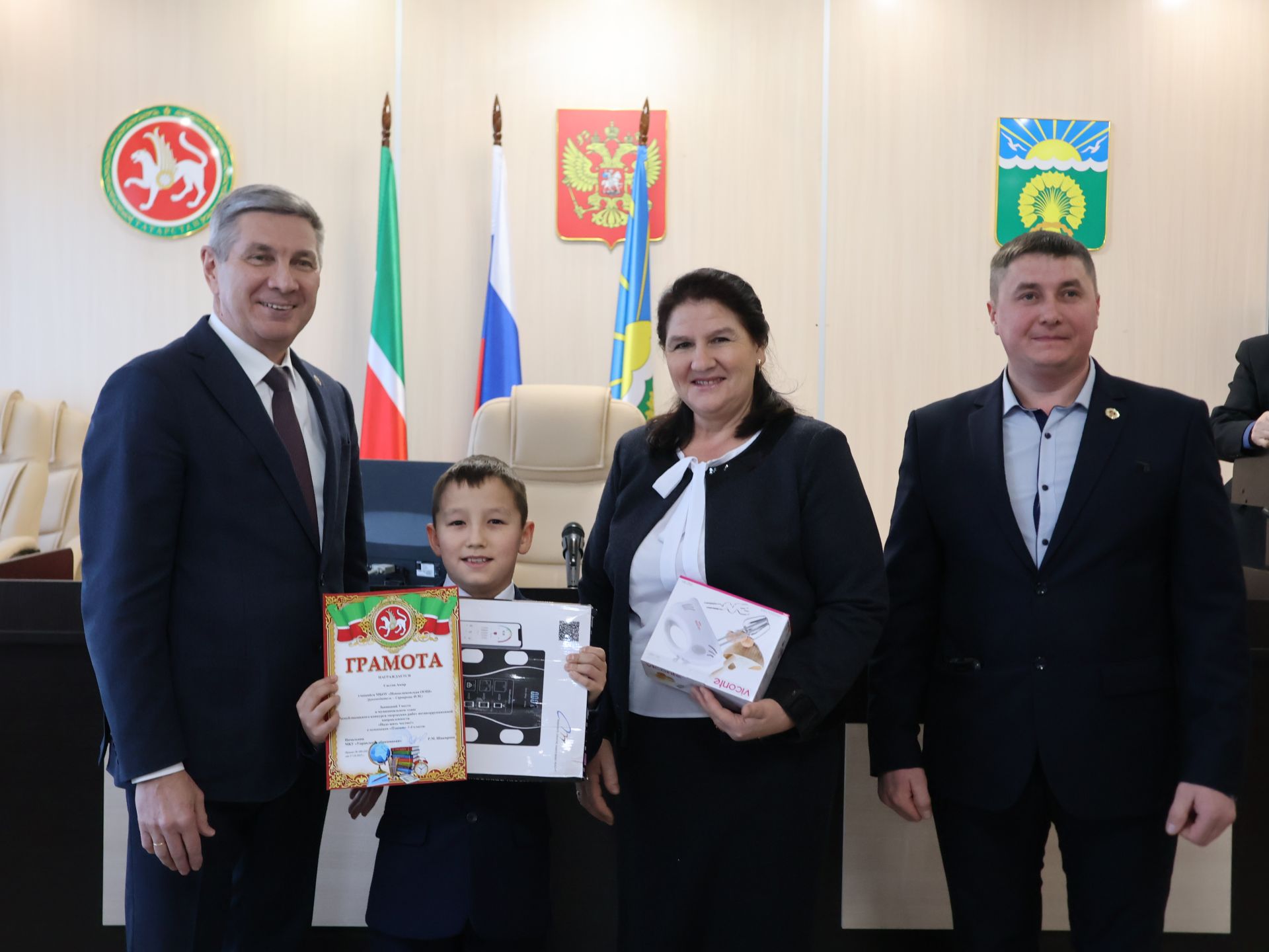 Бүген Актанышта «Гадел яшәргә кирәк» конкурсы җиңүчеләрен бүләкләделәр
