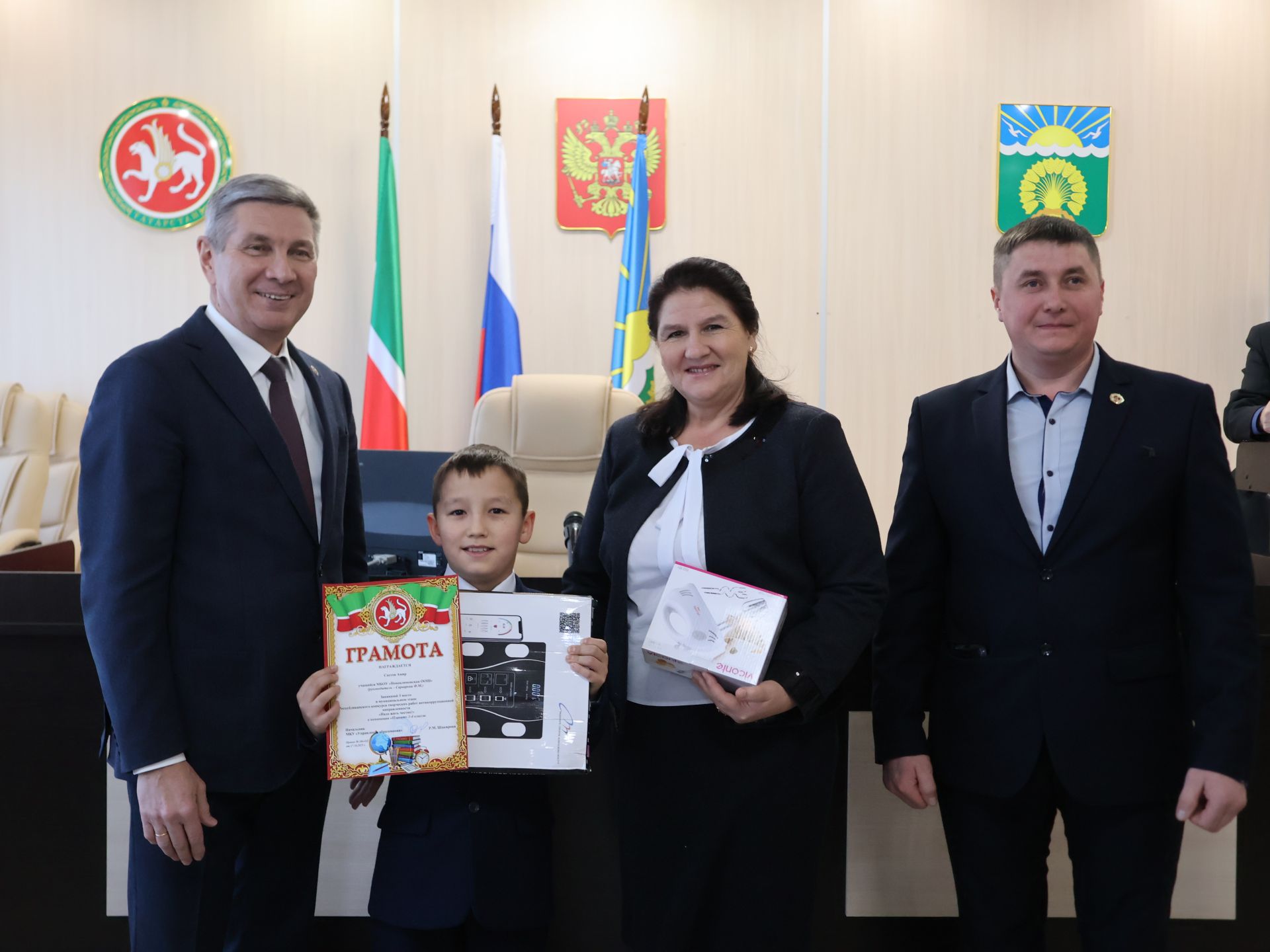 Бүген Актанышта «Гадел яшәргә кирәк» конкурсы җиңүчеләрен бүләкләделәр