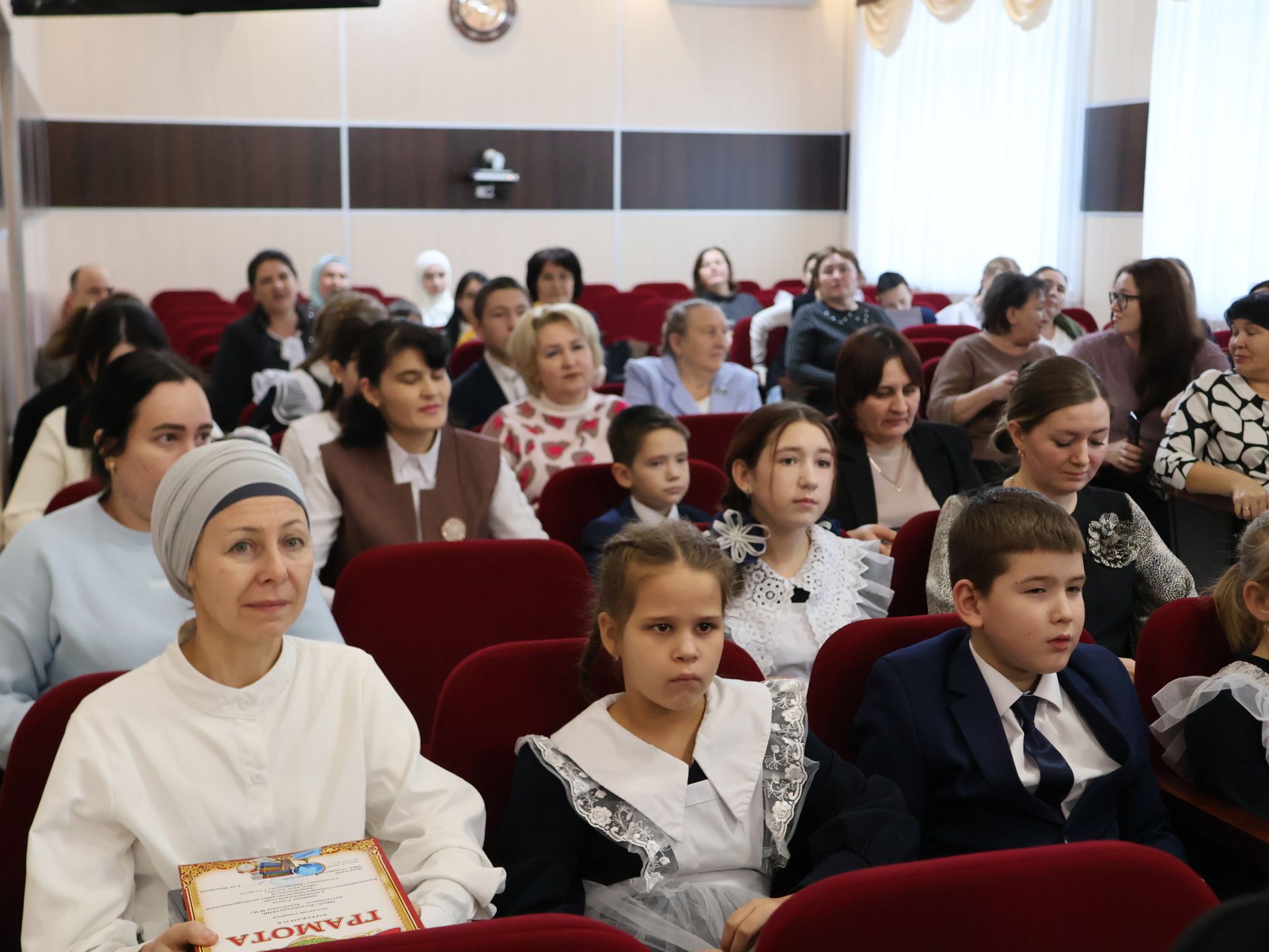 Бүген Актанышта «Гадел яшәргә кирәк» конкурсы җиңүчеләрен бүләкләделәр