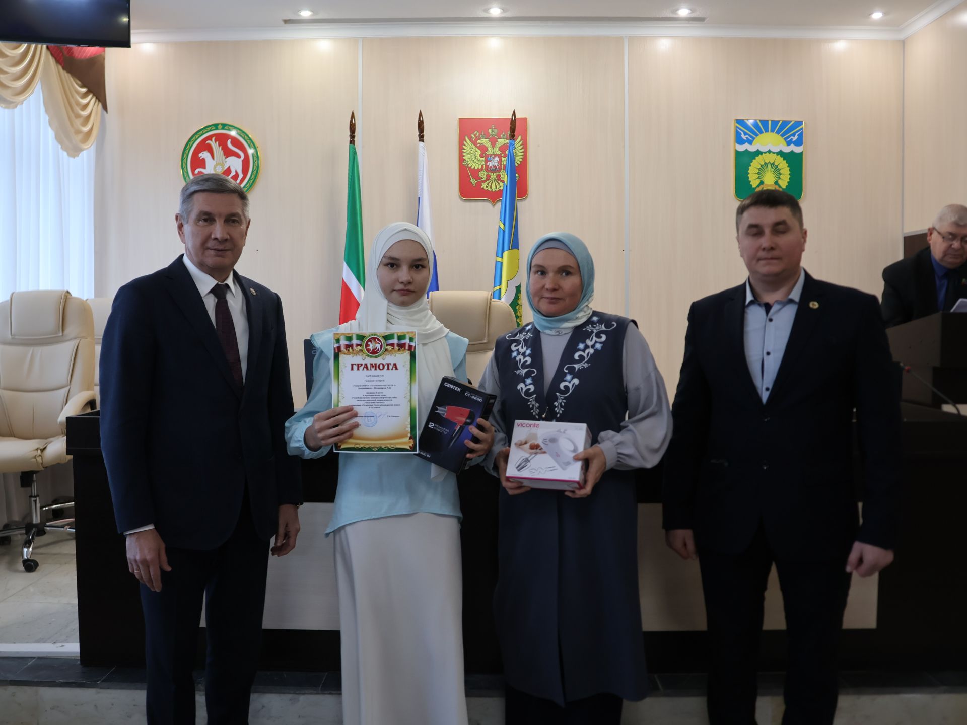 Бүген Актанышта «Гадел яшәргә кирәк» конкурсы җиңүчеләрен бүләкләделәр