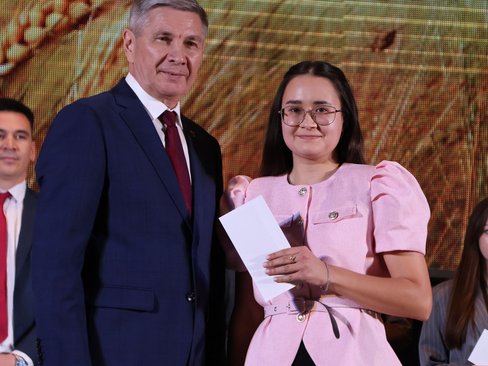 Безнең фоторепортаж: Алдынгылар слеты-2025