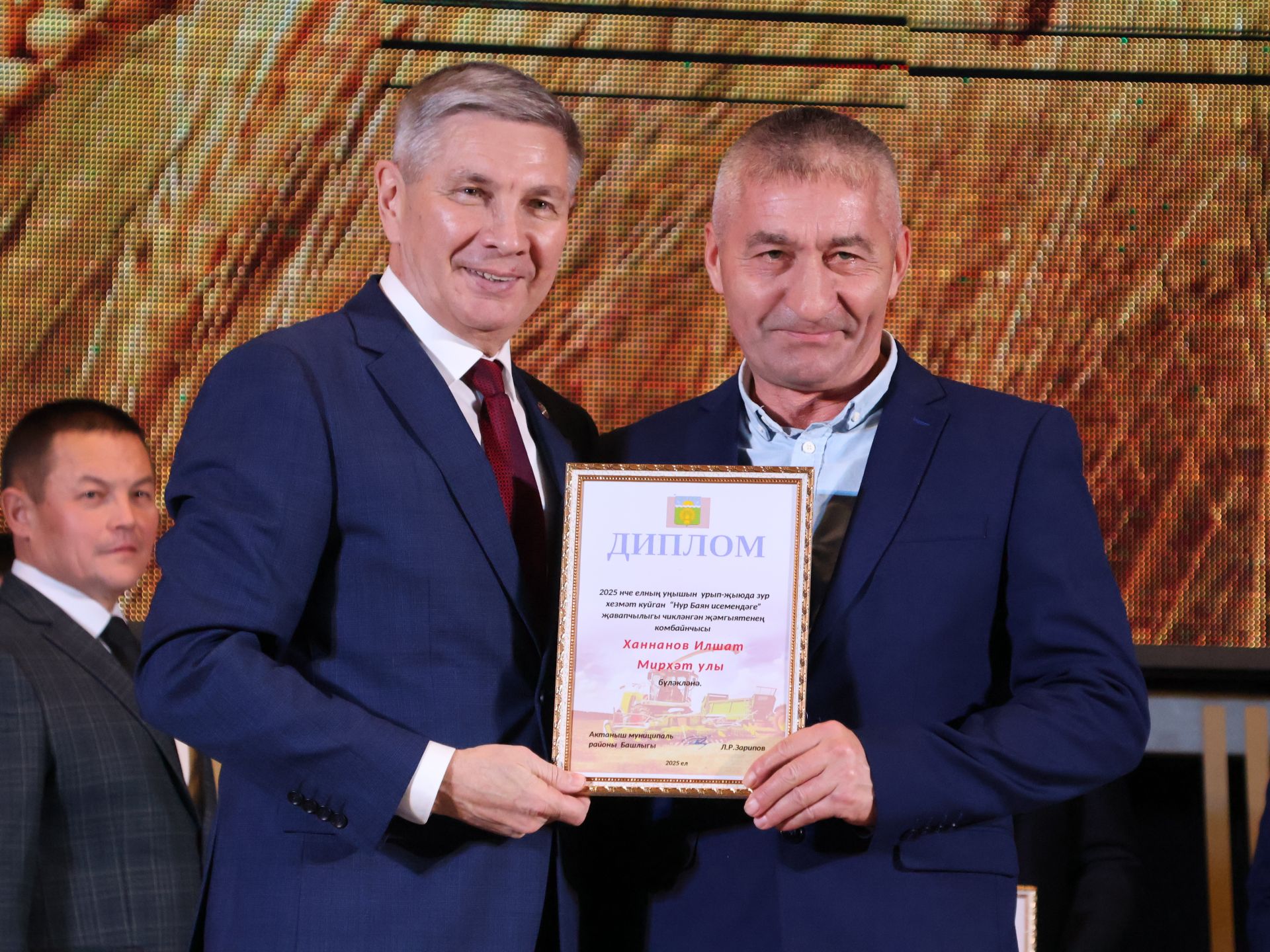Безнең фоторепортаж: Алдынгылар слеты-2025