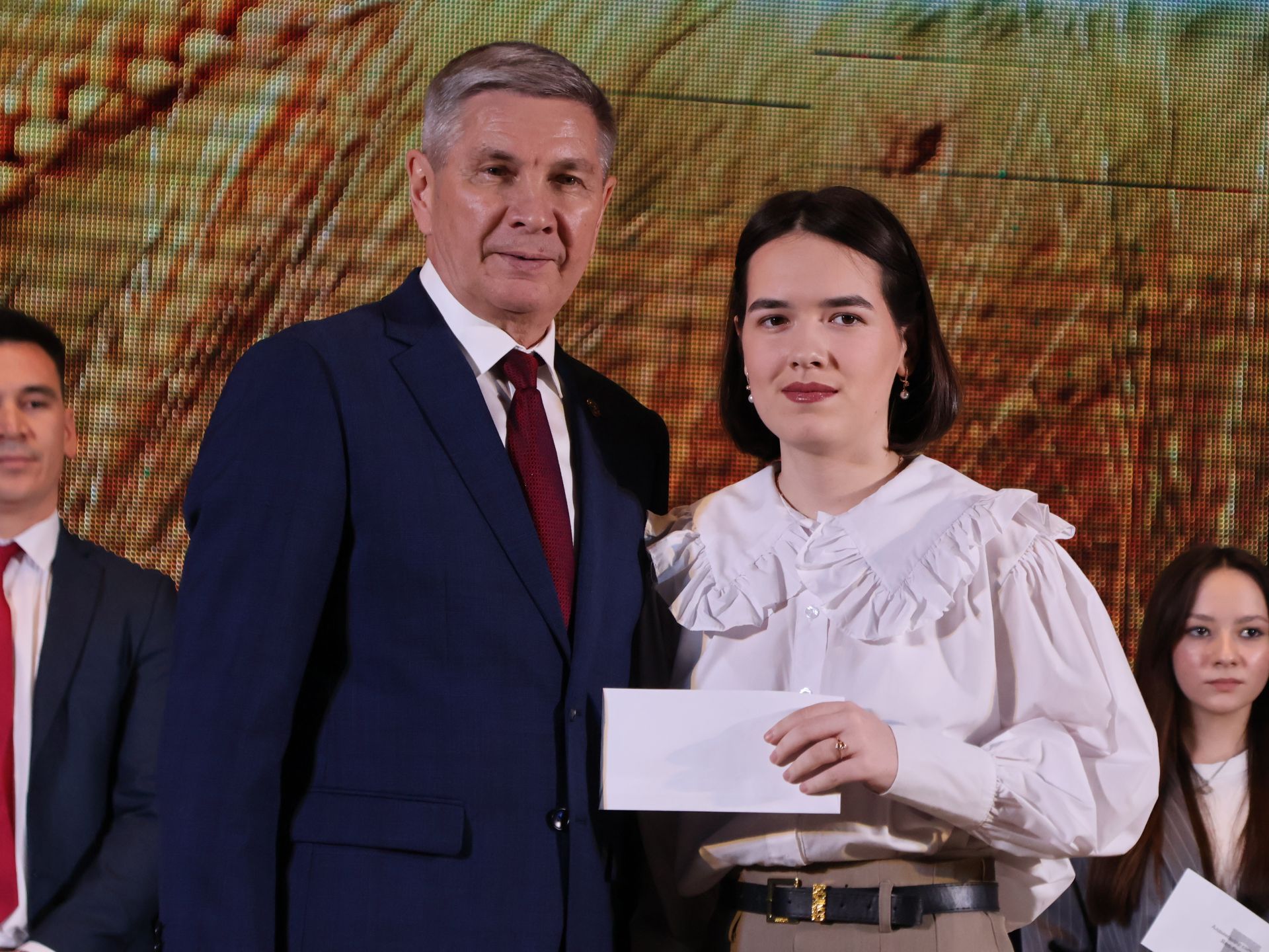Безнең фоторепортаж: Алдынгылар слеты-2025