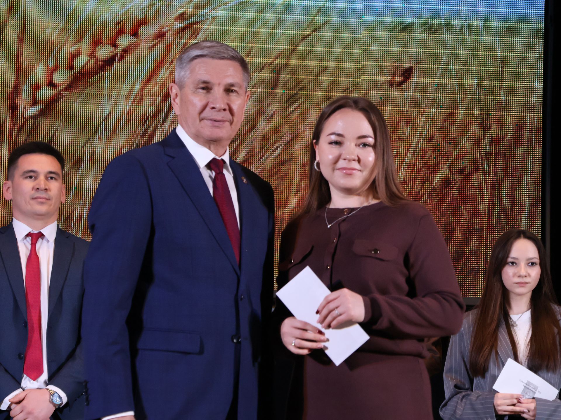 Безнең фоторепортаж: Алдынгылар слеты-2025