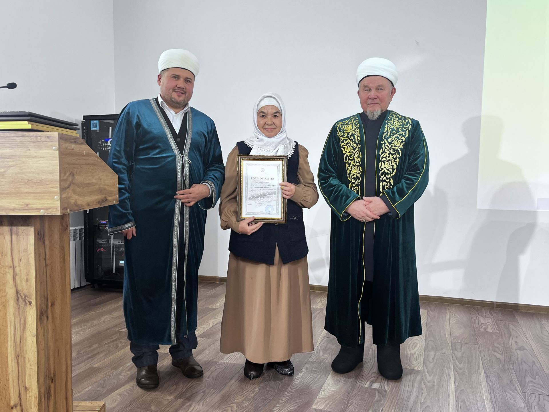 Актанышта Казыйлар утырышында: Имамның эше никах уку, исем кушу гына түгел