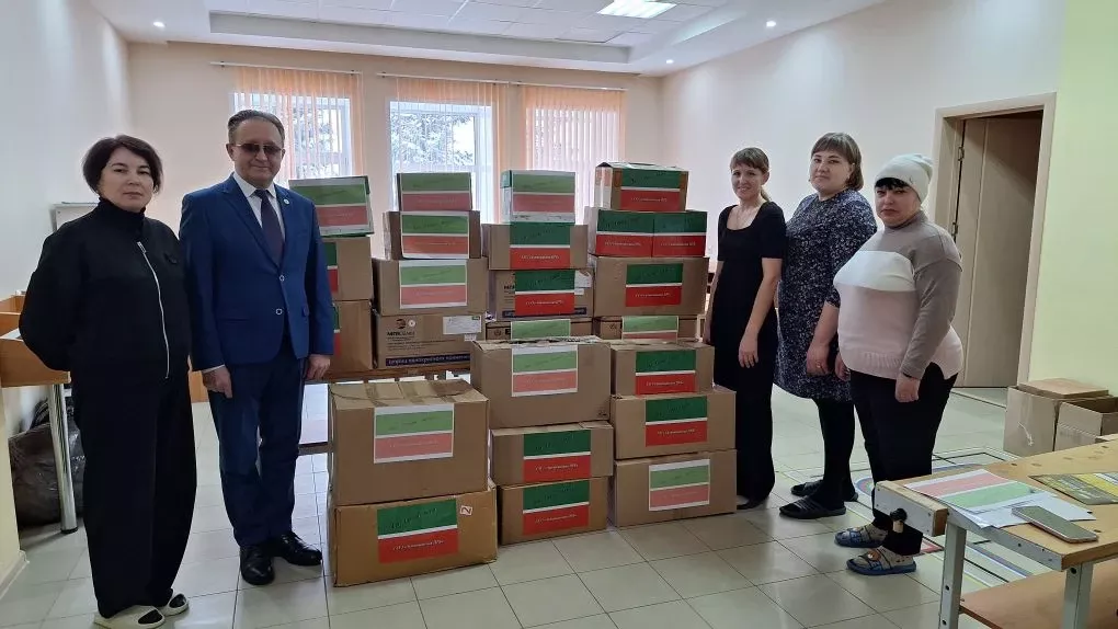 Актаныш районы медицина хезмәткәрләре махсус хәрби операциядә катнашучыларга гуманитар ярдәм җыйды