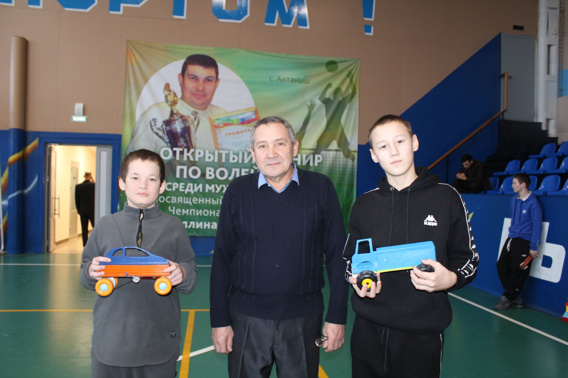 Бүген «Иман» спорткомплексында сәламәтлек мөмкинлекләре чикле балалар өчен автомодельләштерү буенча ярышлар уза