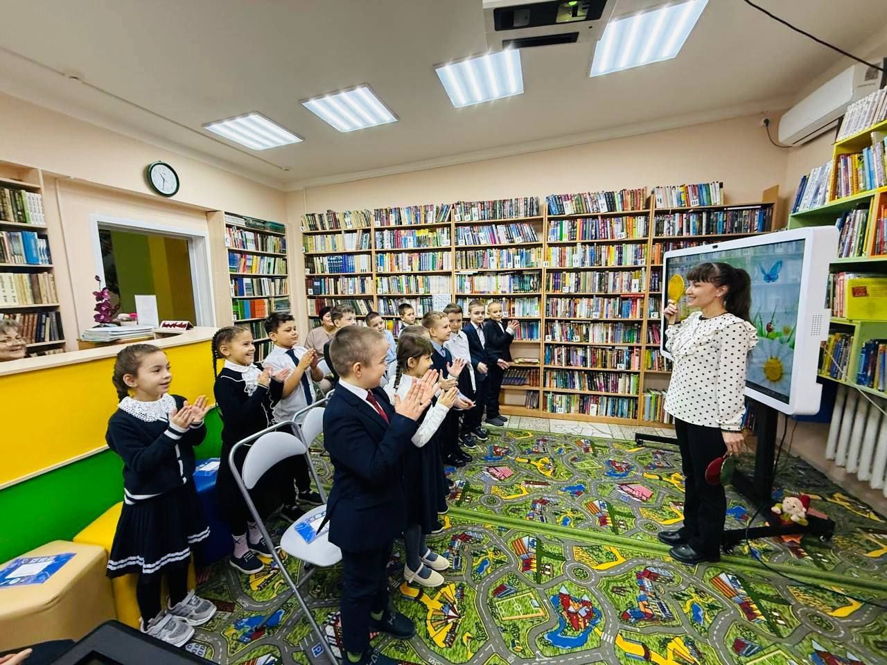 Китаплар юл кагыйдәсенә өйрәтә!