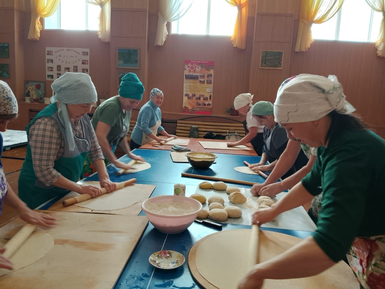 Кировлылар махсус хәрби операциядәге якташларыбызга коры ашлар өчен токмач кисә