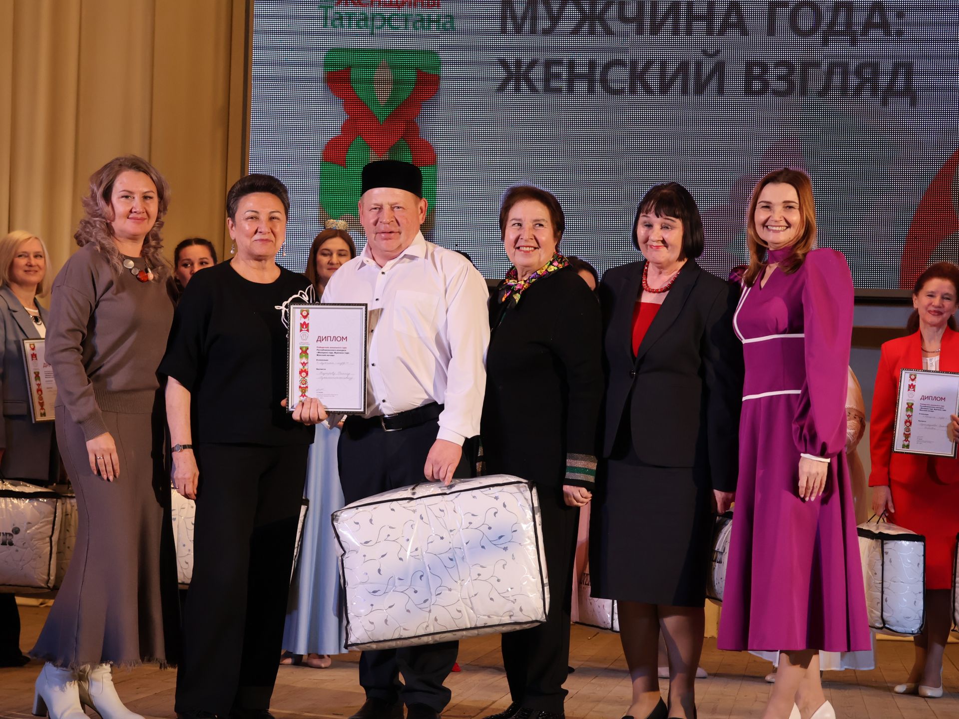 Актаныштагы «Ел хатын- кызы. Ел ир-аты: хатын-кыз карашы-2025» зона бәйгесеннән фотолар
