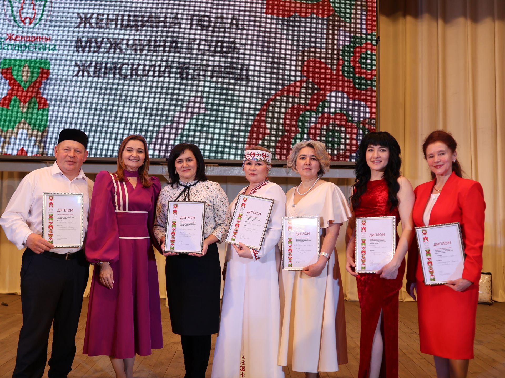Актаныштагы «Ел хатын- кызы. Ел ир-аты: хатын-кыз карашы-2025» зона бәйгесеннән фотолар