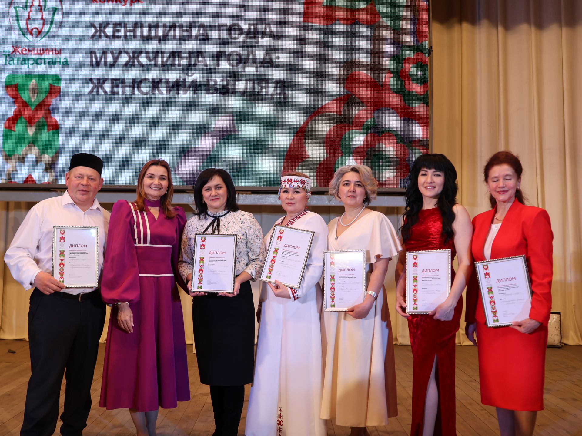 Актаныштагы «Ел хатын- кызы. Ел ир-аты: хатын-кыз карашы-2025» зона бәйгесеннән фотолар