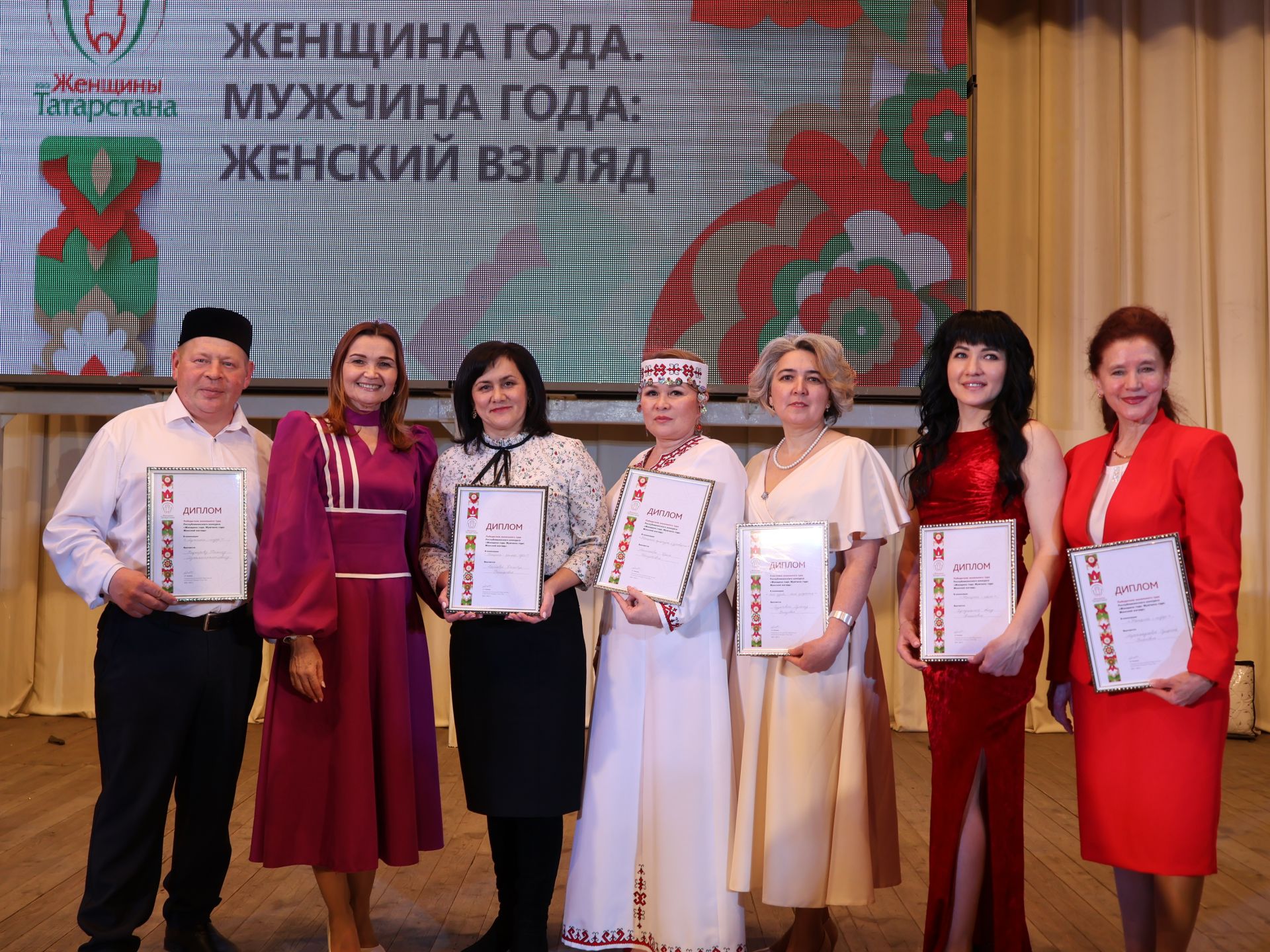 Актаныштагы «Ел хатын- кызы. Ел ир-аты: хатын-кыз карашы-2025» зона бәйгесеннән фотолар