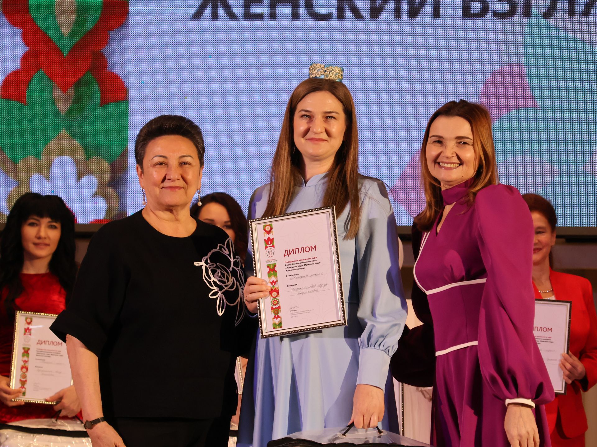 Актаныштагы «Ел хатын- кызы. Ел ир-аты: хатын-кыз карашы-2025» зона бәйгесеннән фотолар