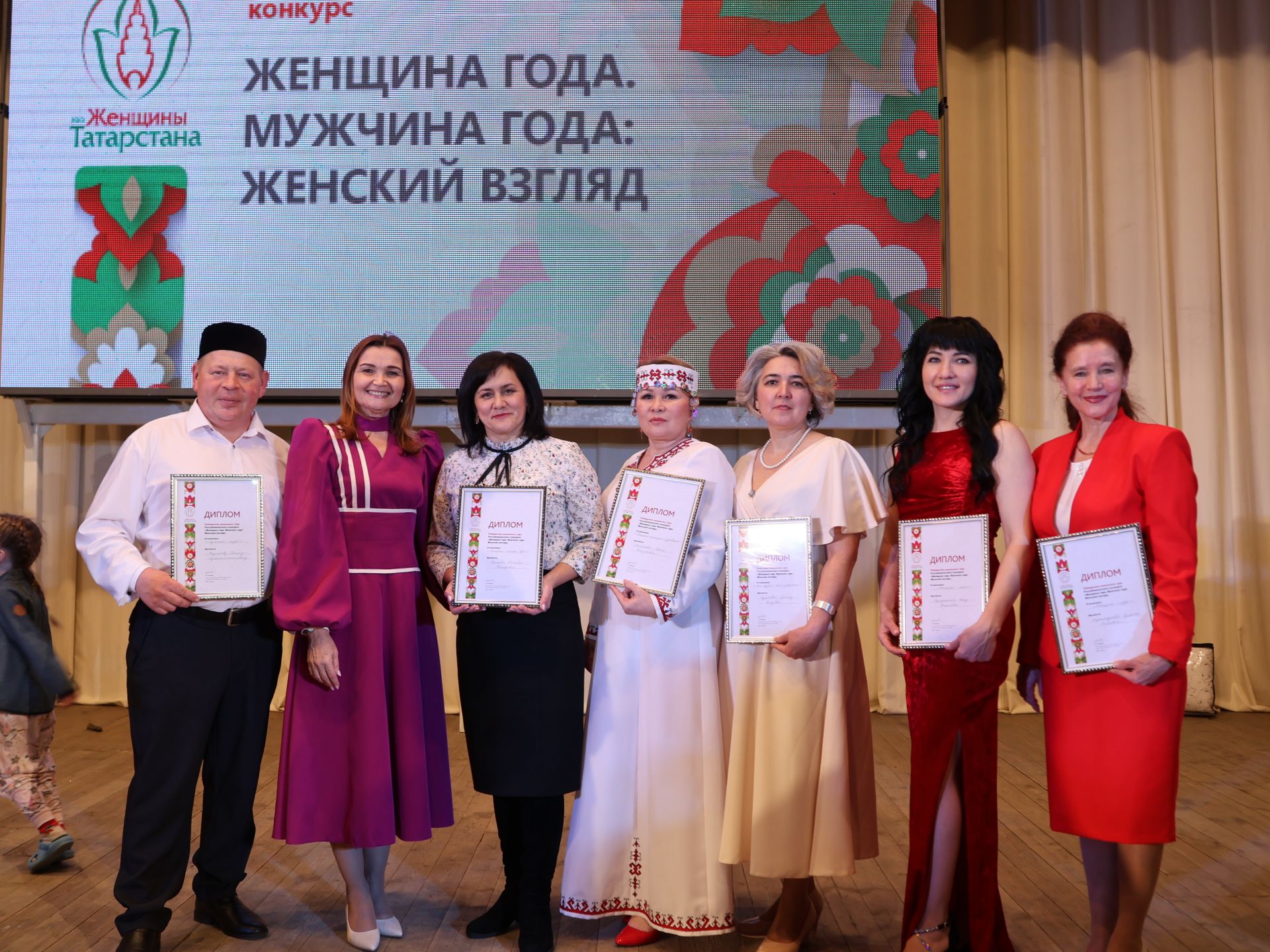 Актаныштагы «Ел хатын- кызы. Ел ир-аты: хатын-кыз карашы-2025» зона бәйгесеннән фотолар