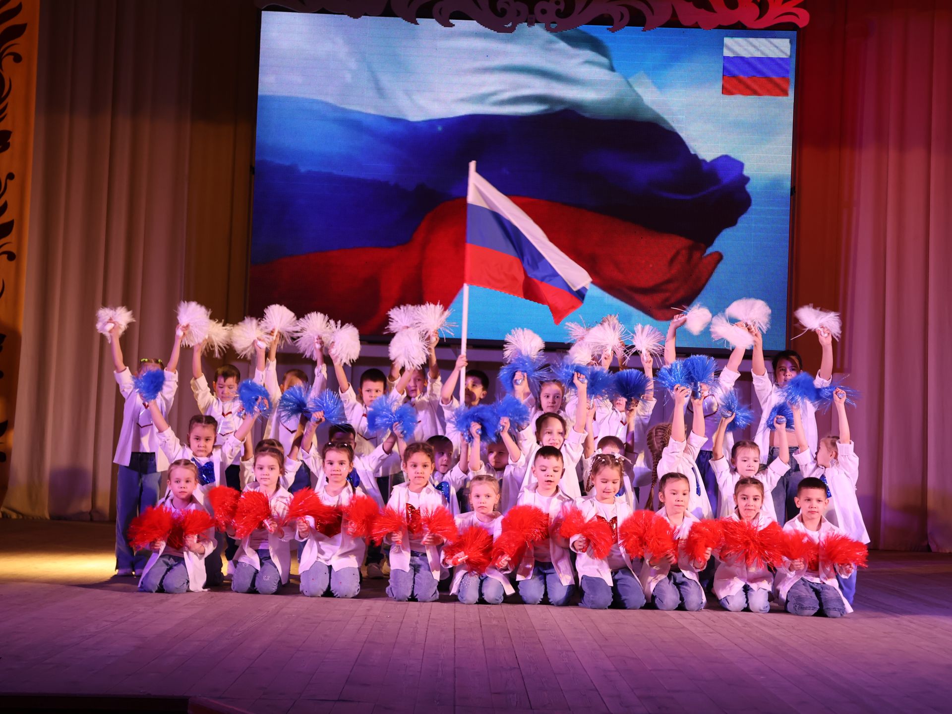 «Созвездие-Йолдызлык» фестивалендә Актаныш балалар бакчаларыннан 405 бала катнашты (фоторепортаж)