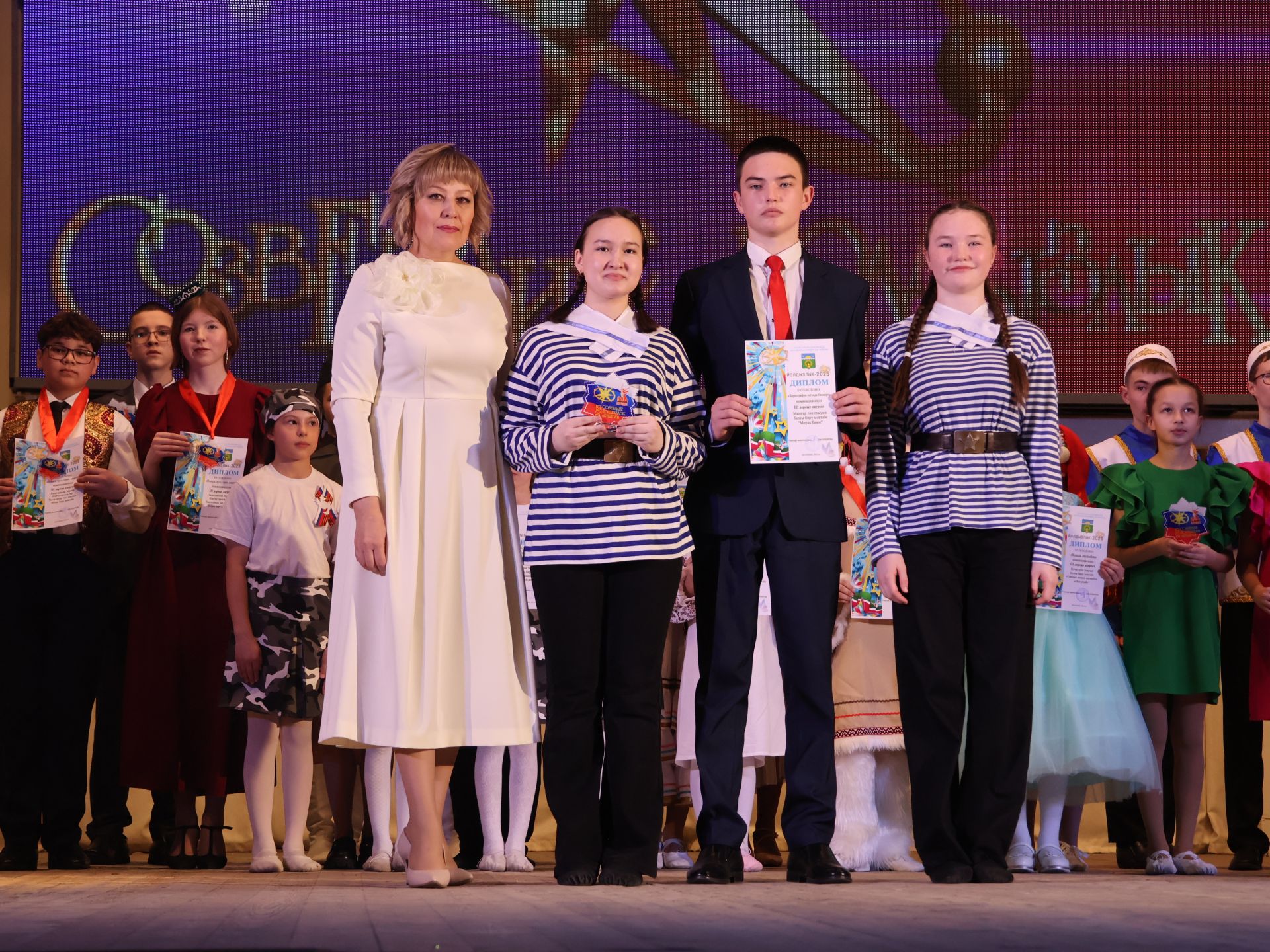 «Йолдызлык» фестиваленең 3 дәрәҗә лауреатларын хөрмәтләү- фотолар