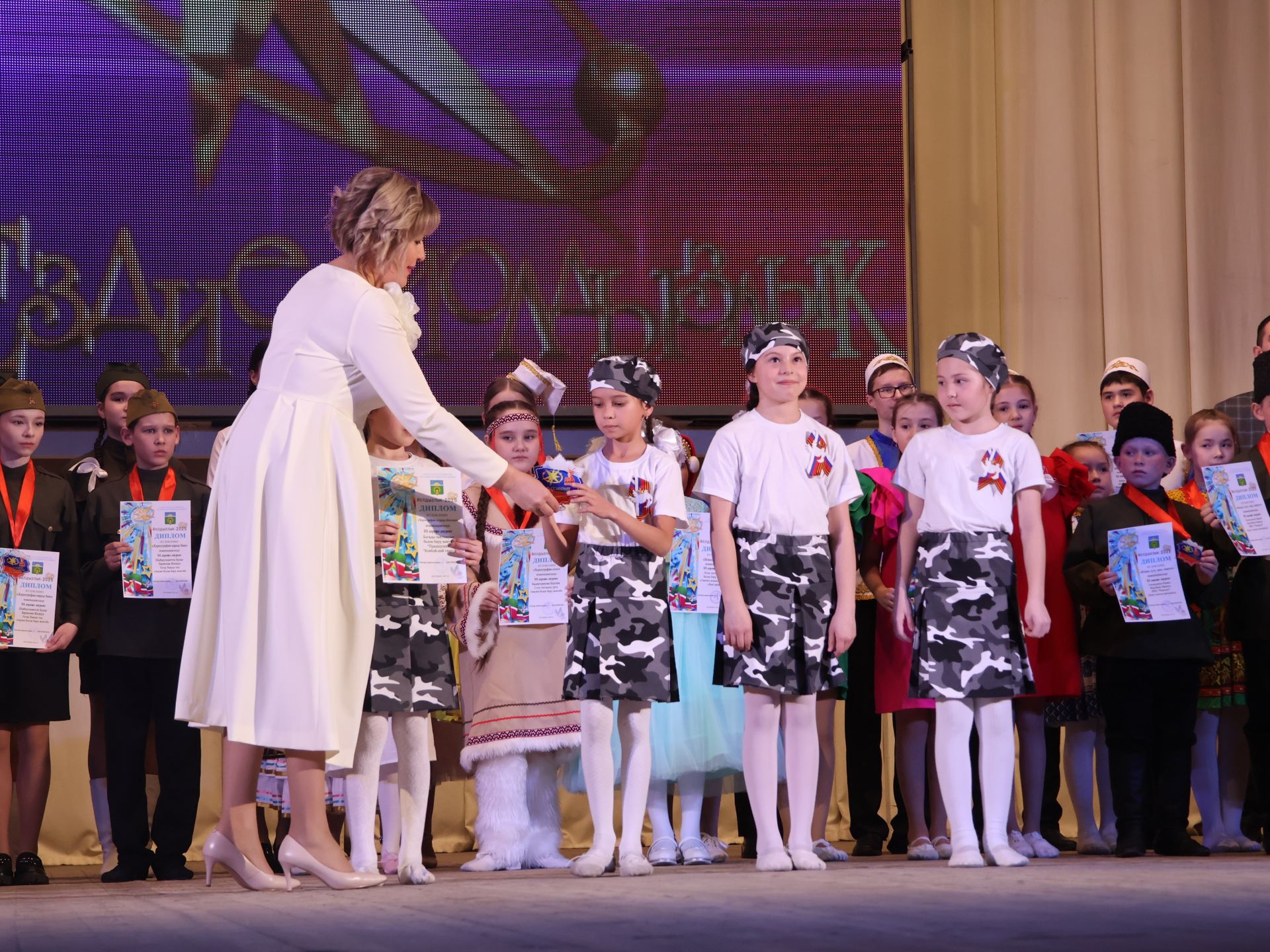 «Йолдызлык» фестиваленең 3 дәрәҗә лауреатларын хөрмәтләү- фотолар