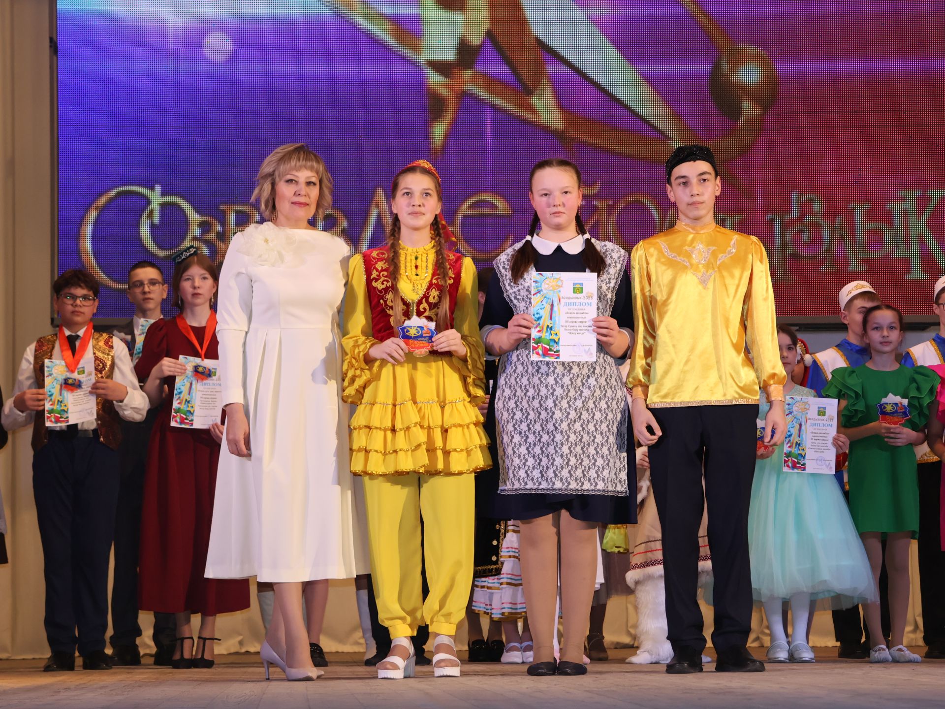 «Йолдызлык» фестиваленең 3 дәрәҗә лауреатларын хөрмәтләү- фотолар