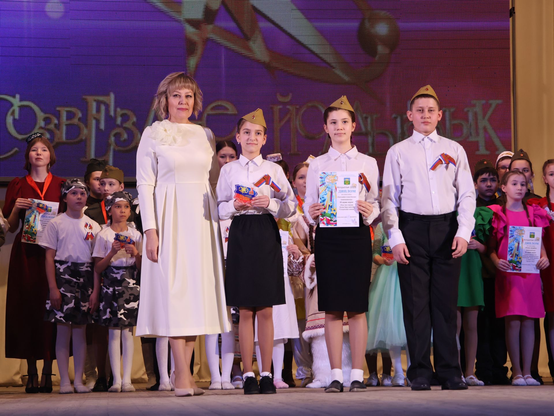 «Йолдызлык» фестиваленең 3 дәрәҗә лауреатларын хөрмәтләү- фотолар