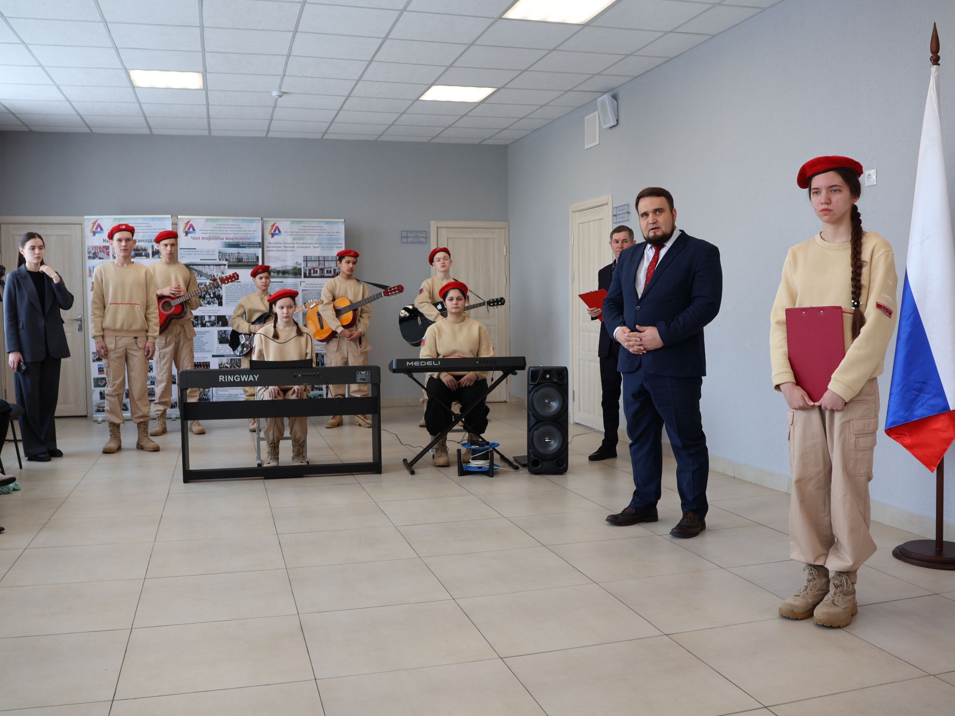Казан кызы Анжела Молнар герой иренә багышланган «Батырлар даны мәңгелек» Хәтер диварын ачуга кайтты