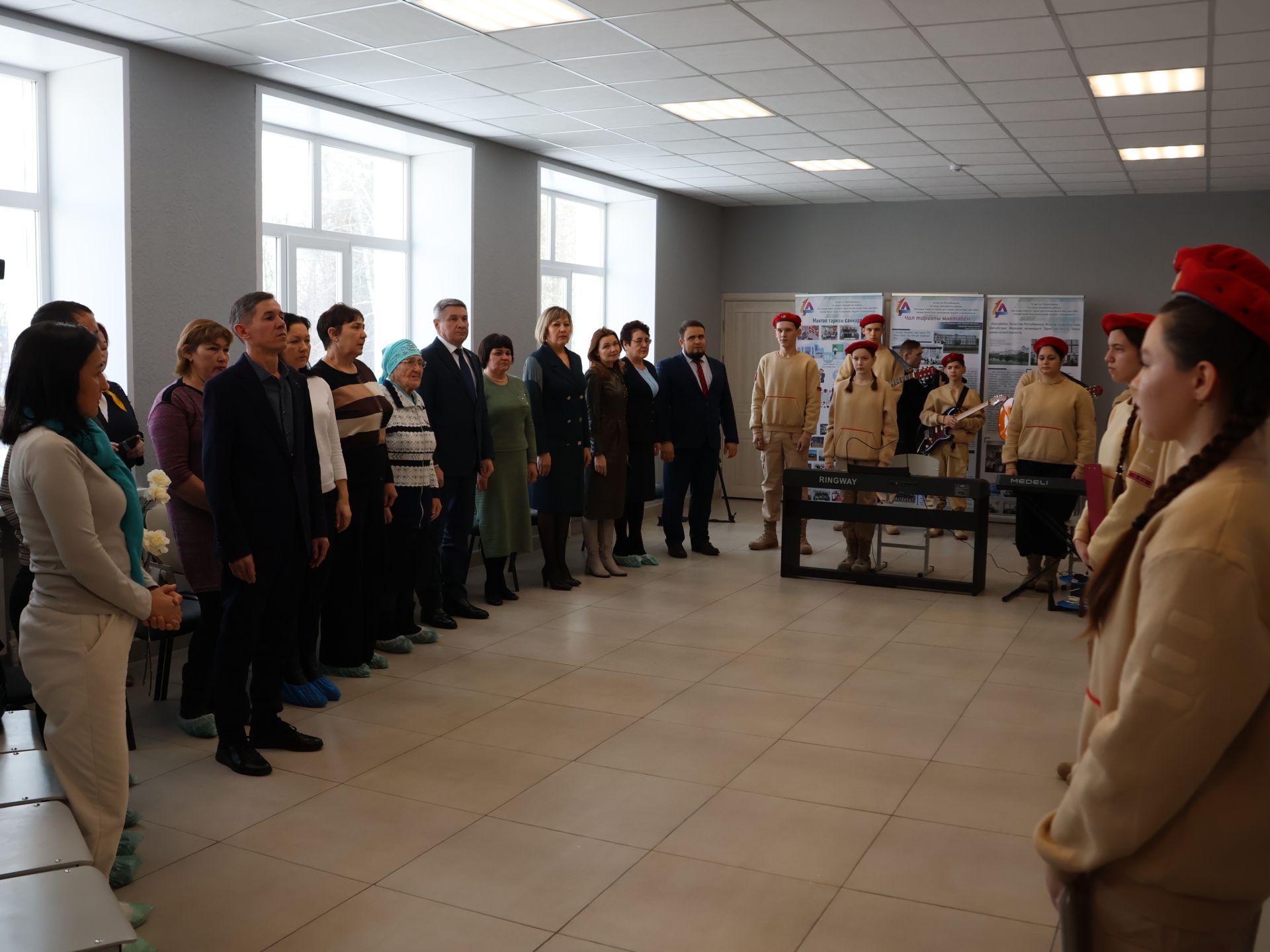 Казан кызы Анжела Молнар герой иренә багышланган «Батырлар даны мәңгелек» Хәтер диварын ачуга кайтты