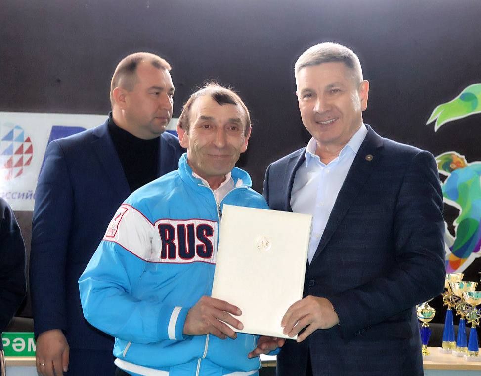 Спартакиадада өч райондашыбызны  спорт өлкәсендәге казанышлары өчен бүләкләделәр