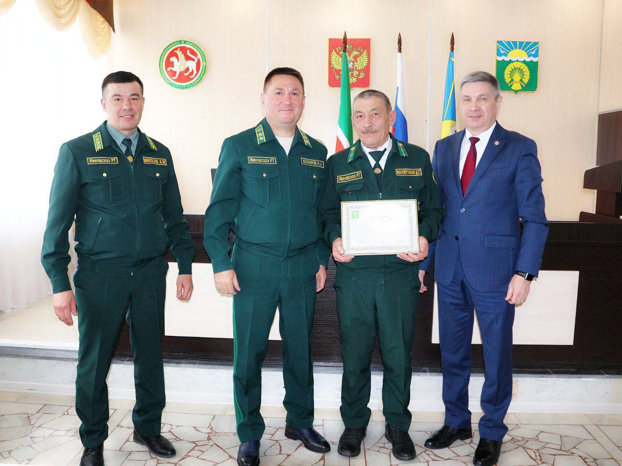 Урманчы Рәмис Хисамов Актаныш районы Башлыгының Рәхмәт хаты белән бүләкләнде