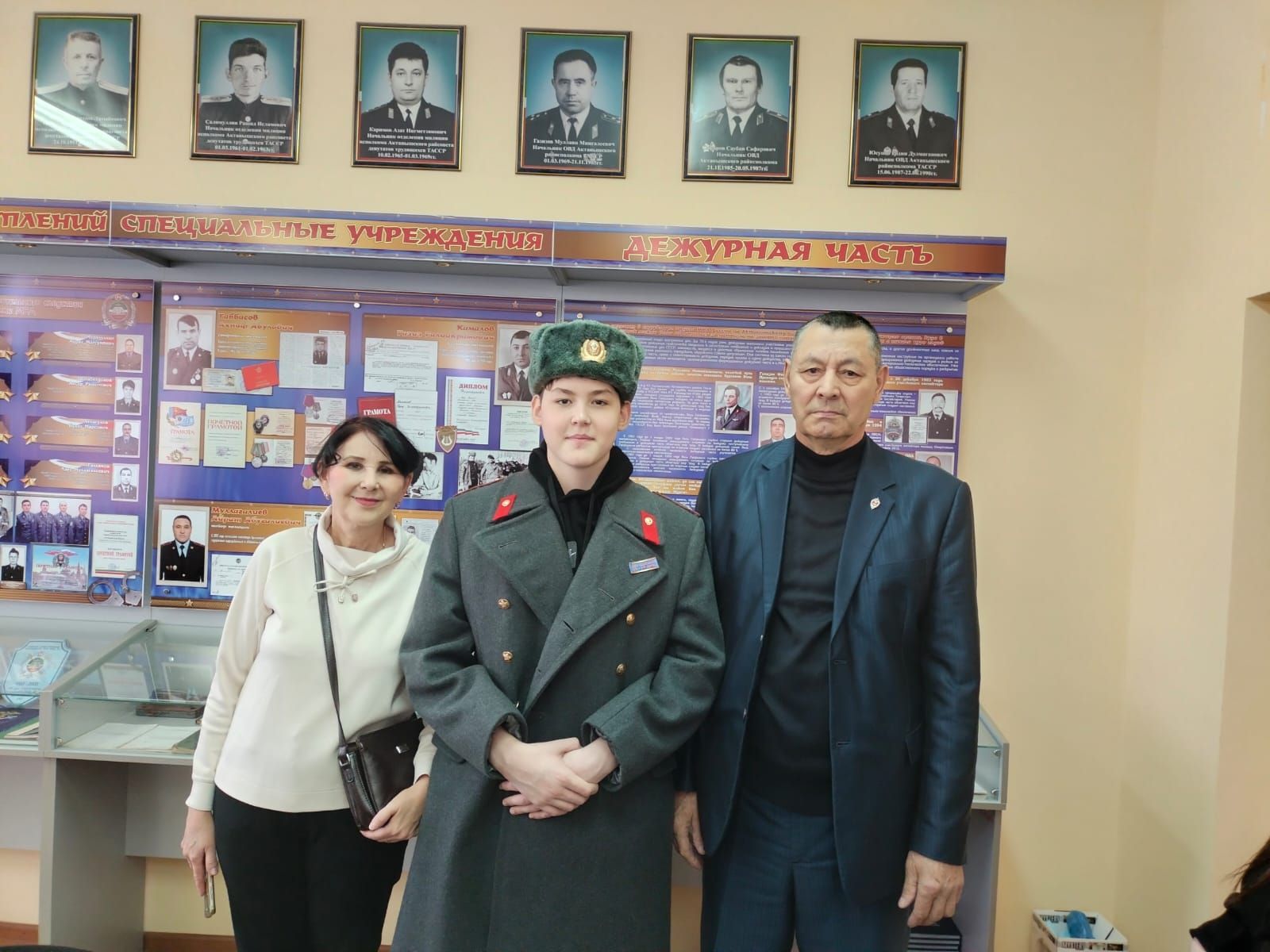 Укучылар язгы каникулларда полиция һәм ДАИ хезмәткәрләре һөнәре белән танышты