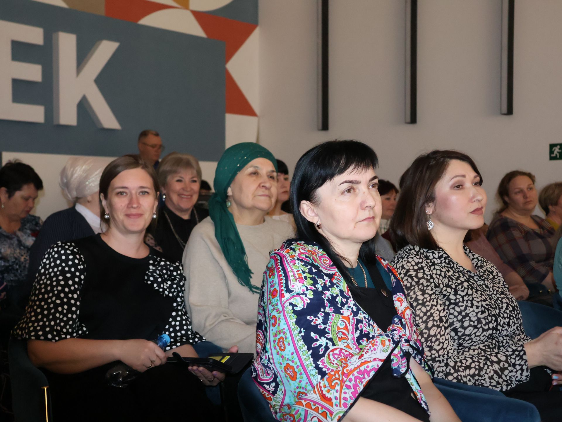 Актанышта социаль өлкәдә эшләүче хатын-кызларыбызны 8 Март бәйрәме белән котладылар