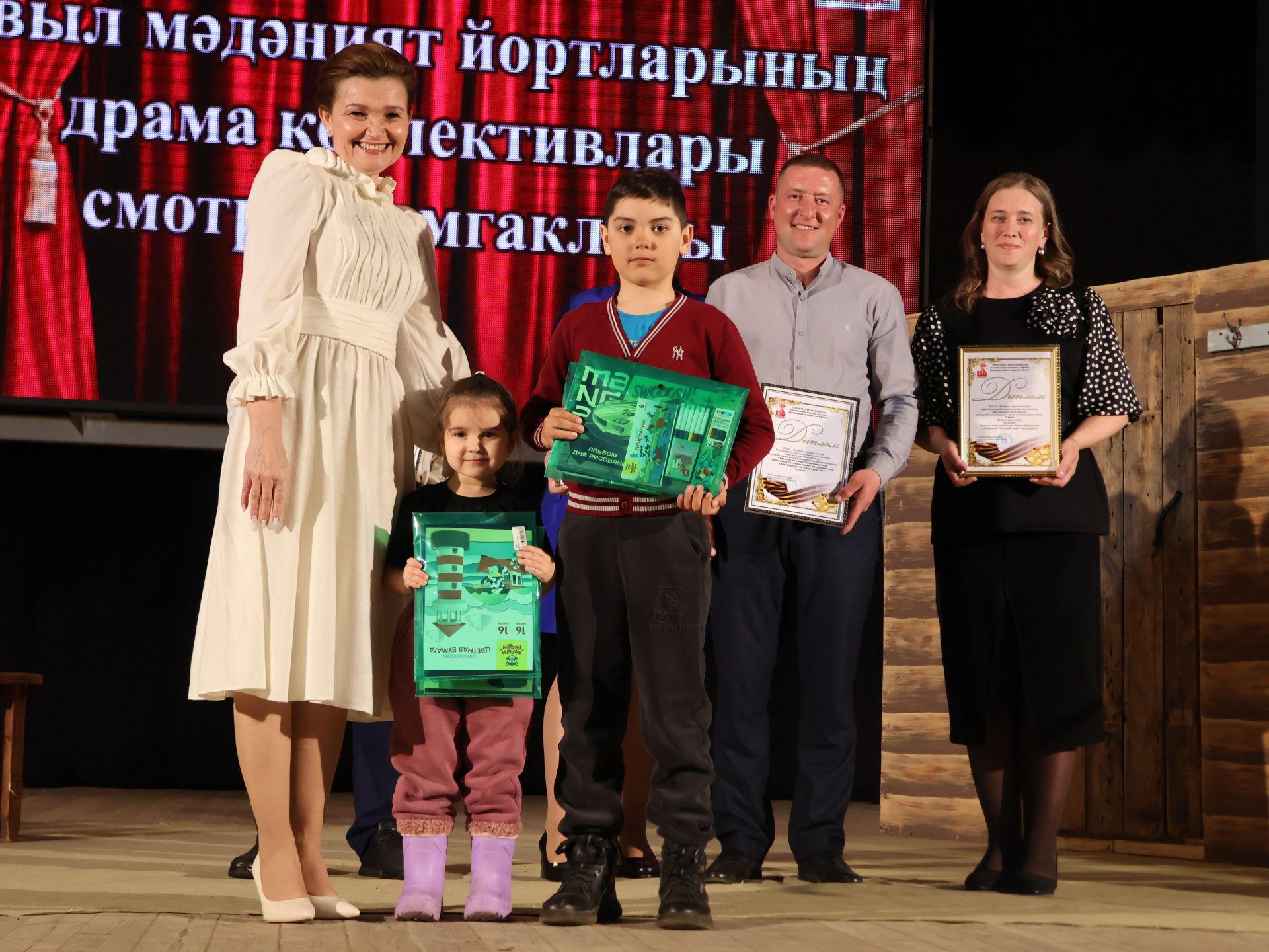Актаныш районының Киров һәм Зөбәер коллективлары- театр айлыгы җиңүчеләре