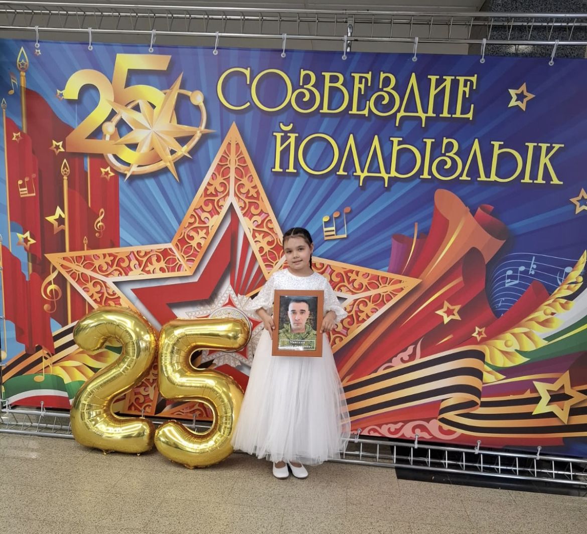 Актаныш районы башлыгы «Йолдызлык» йолдызларын юлда очратып изге теләкләрен җиткерде