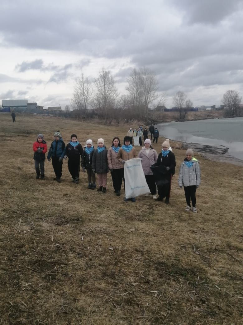 Меңнәр төп гомуми белем бирү мәктәбе укучылары Сөн елгасы буенда экологик өмә үткәрделәр