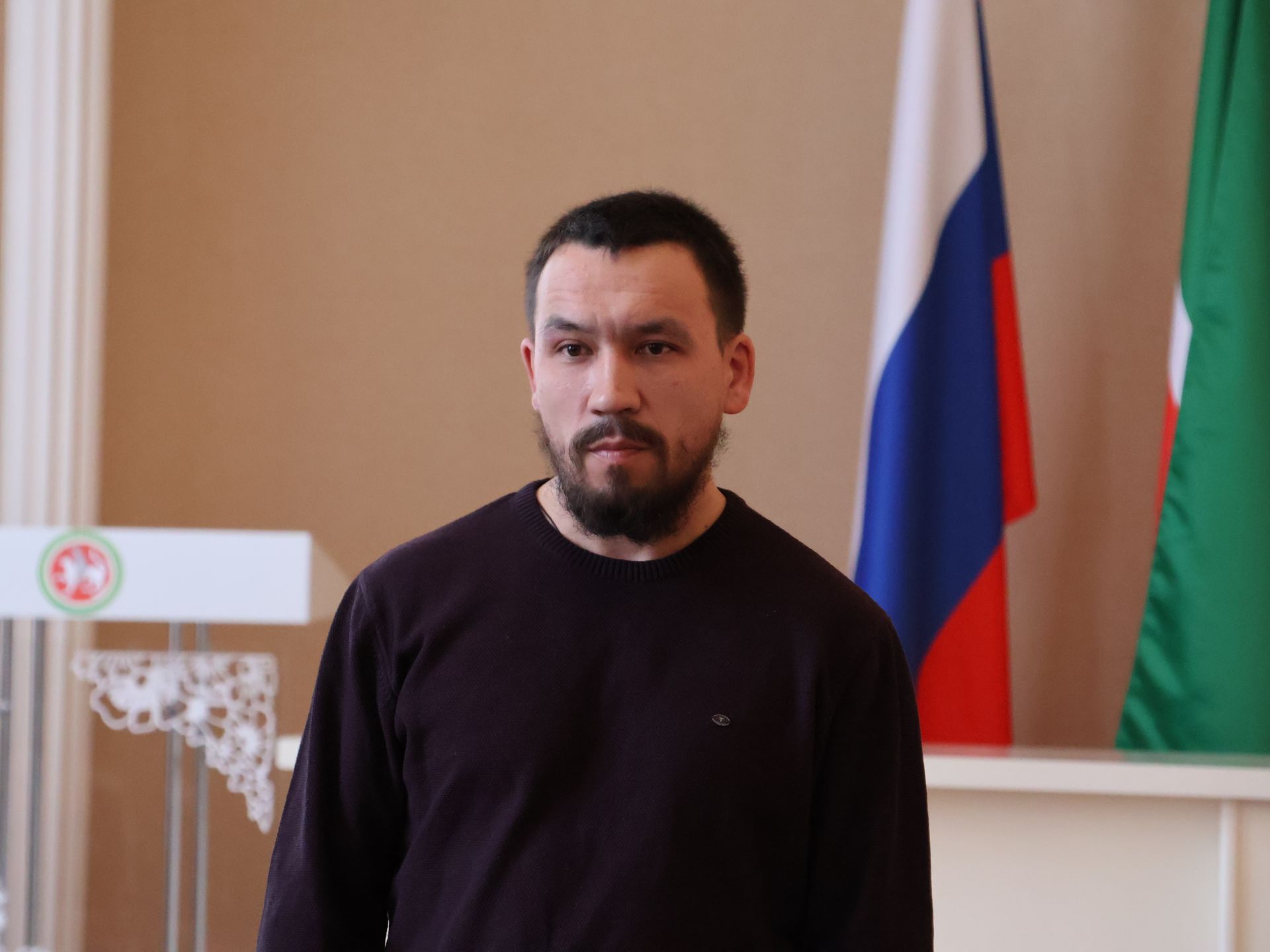 «Гаилә мәктәбе» дәресендә укучылар МХО ветераны Илнар Нәбиуллинны хөрмәтләде