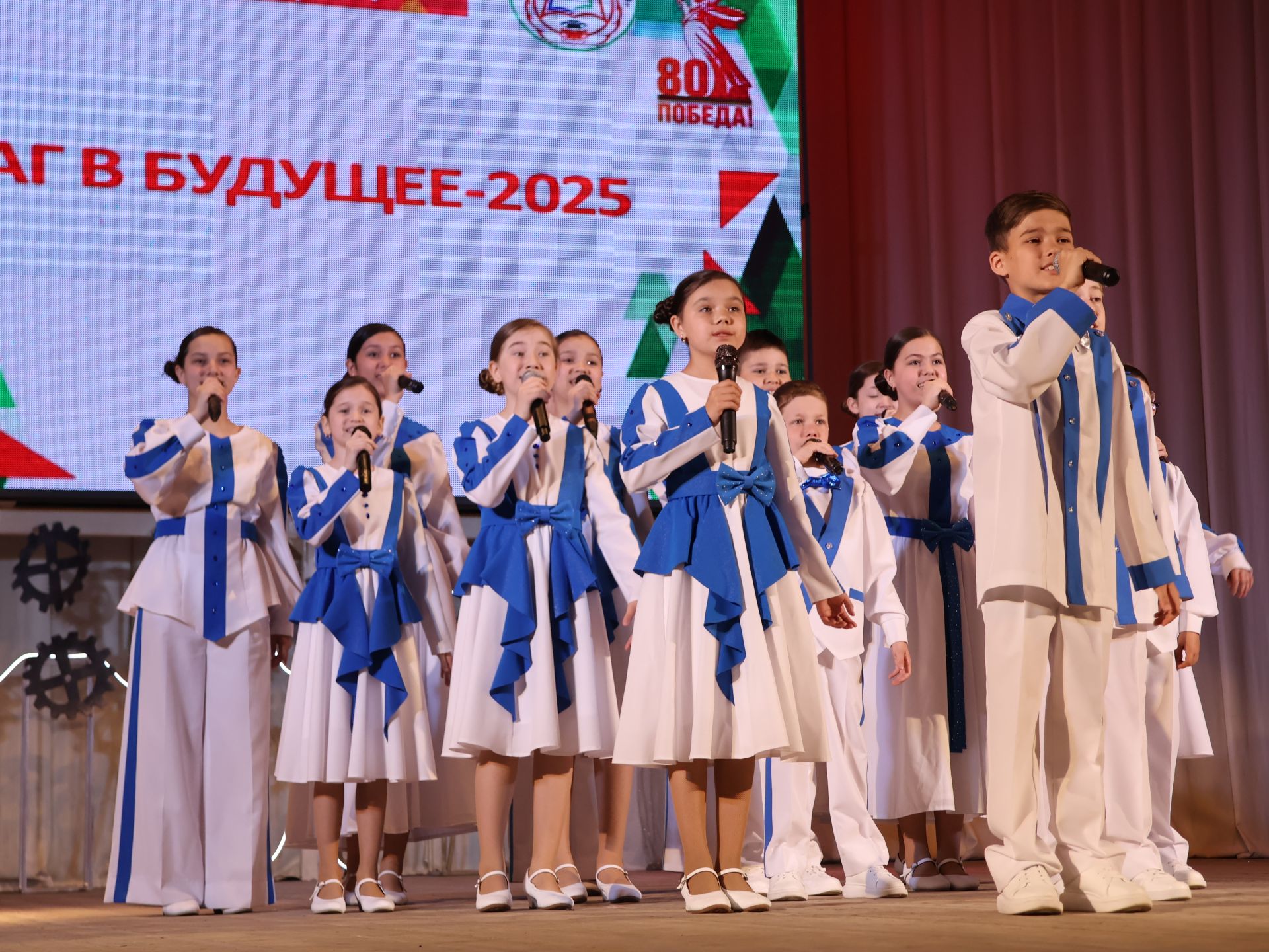 «Киләчәккә адым – 2025»: иҗат, осталык һәм тарихи хәтерне берләштергән фестиваль