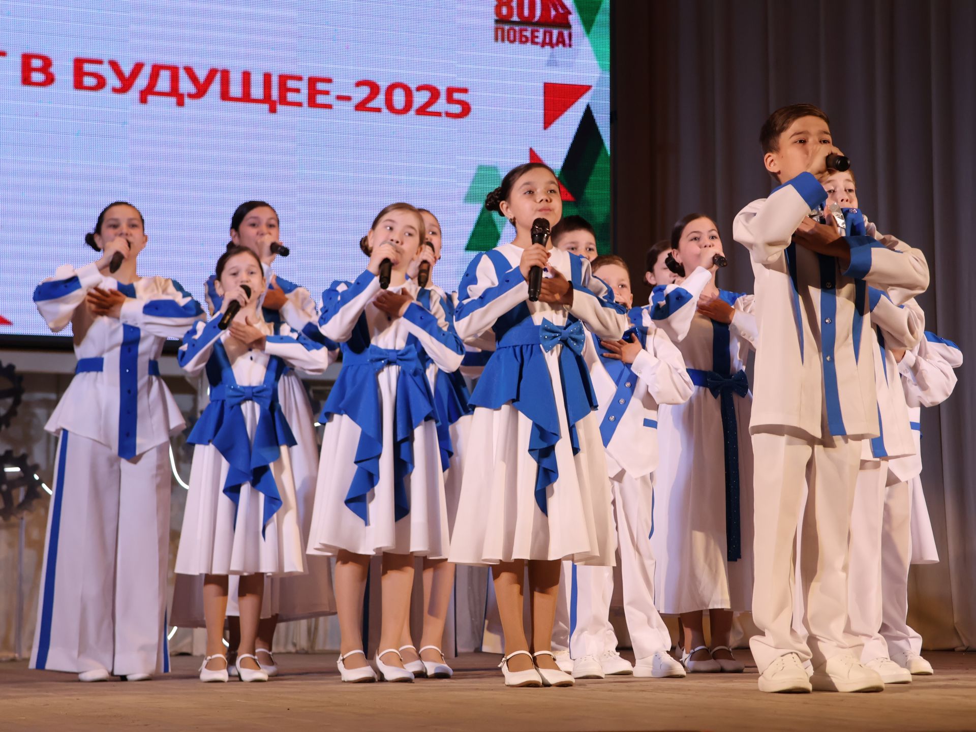 «Киләчәккә адым – 2025»: иҗат, осталык һәм тарихи хәтерне берләштергән фестиваль