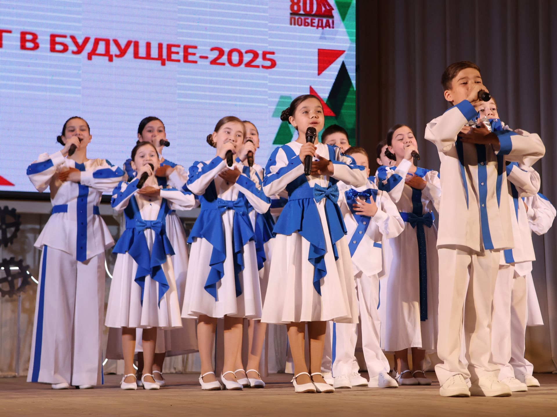 «Киләчәккә адым – 2025»: иҗат, осталык һәм тарихи хәтерне берләштергән фестиваль