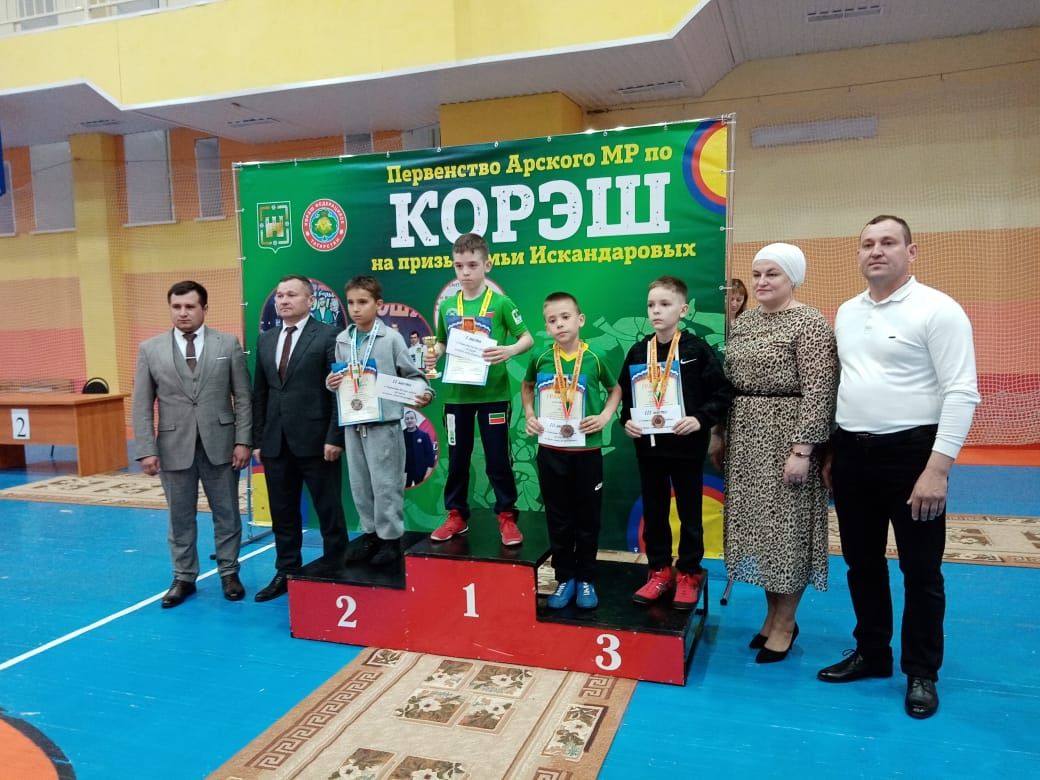 Пучы балалар иҗат үзәгенең «Нур Баян» көрәш командасы Арчадан җиңеп кайтты