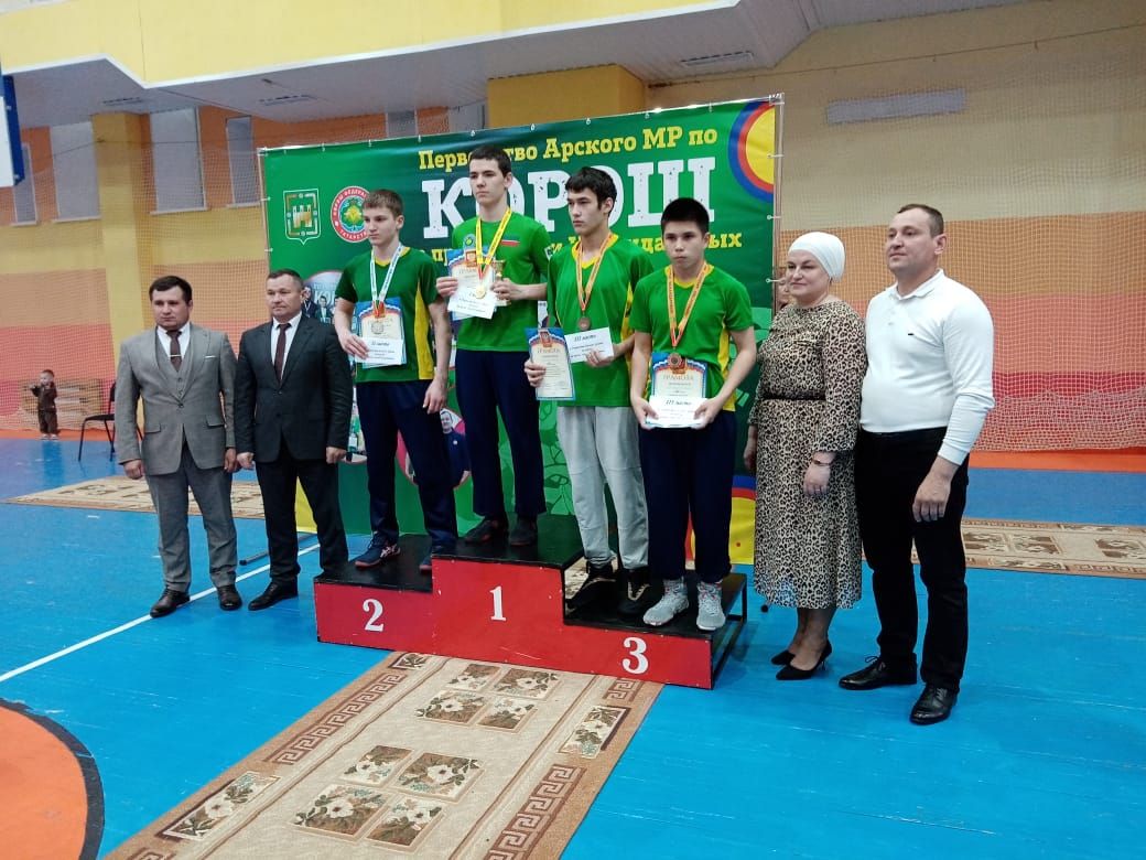 Пучы балалар иҗат үзәгенең «Нур Баян» көрәш командасы Арчадан җиңеп кайтты