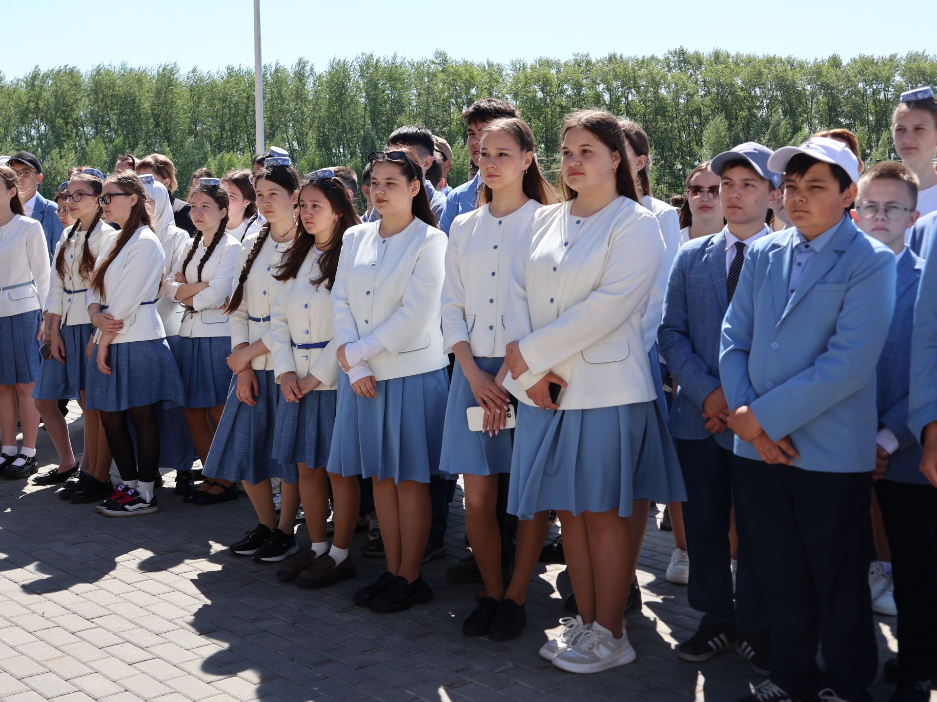 Сәләтле балалар өчен гуманитар гимназиядә Соңгы кыңгырау бәйрәме: Ак юллар сезгә, балалар!