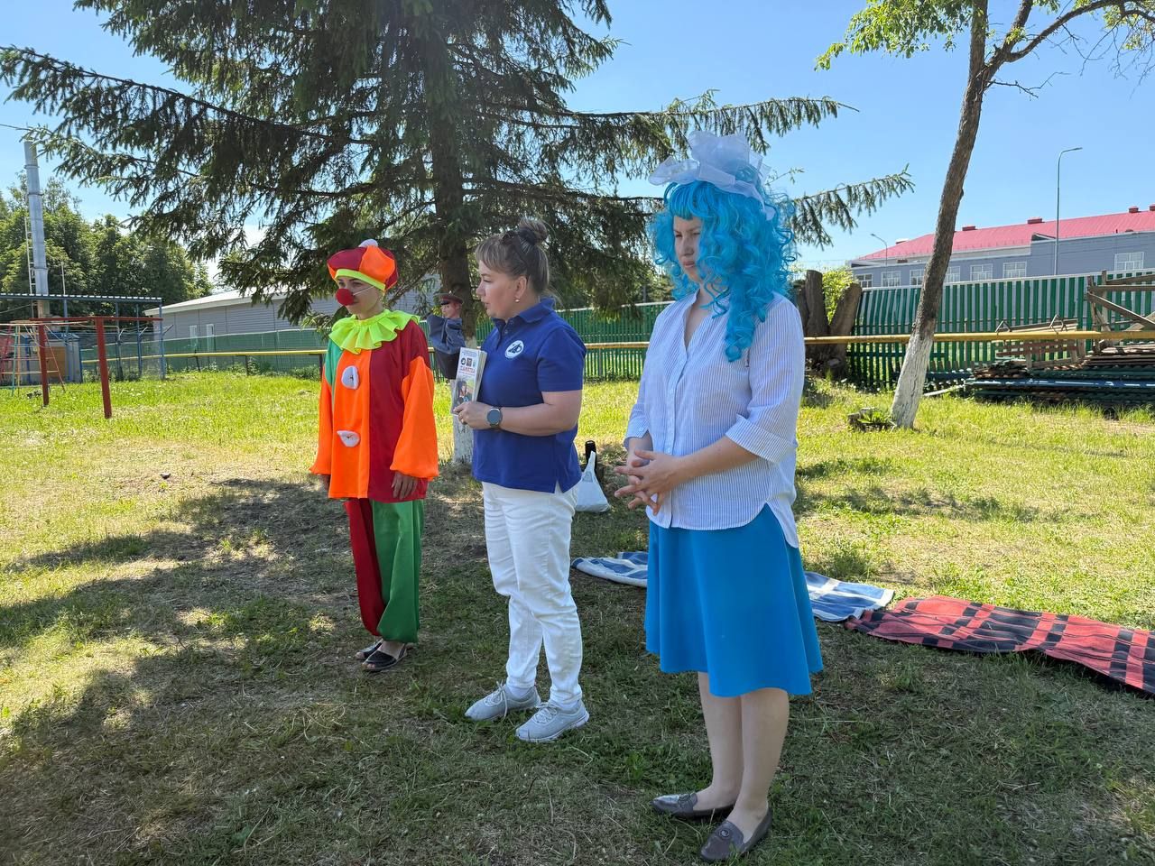 Әкият геройлары һәм төсле акбурлар: «Ромашка»да юл хәрәкәте кагыйдәләренә өйрәтүче чара узды