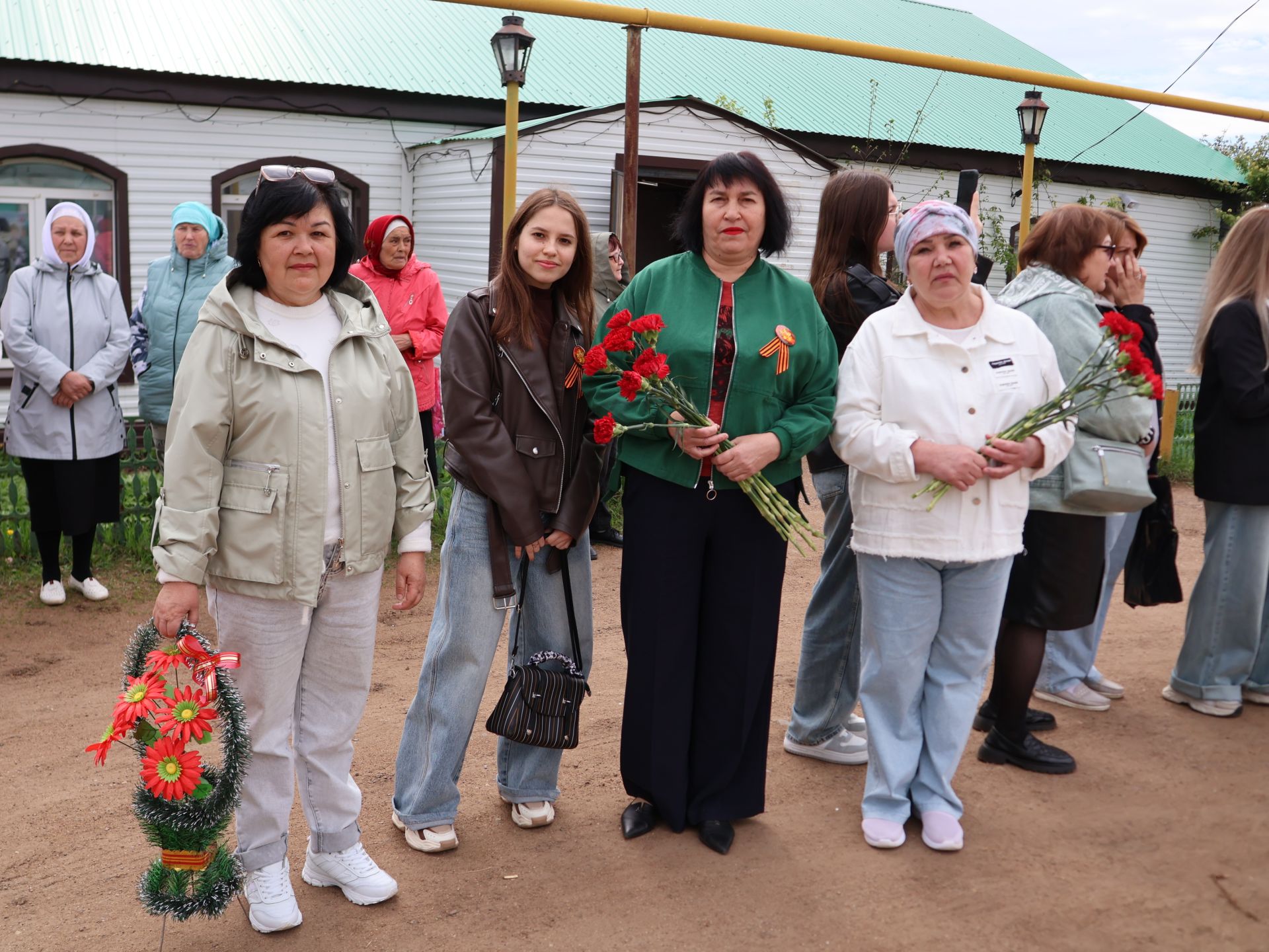 Бүген Такталачык халкы Бөек Җиңү алып килгән 400 батырын искә алды