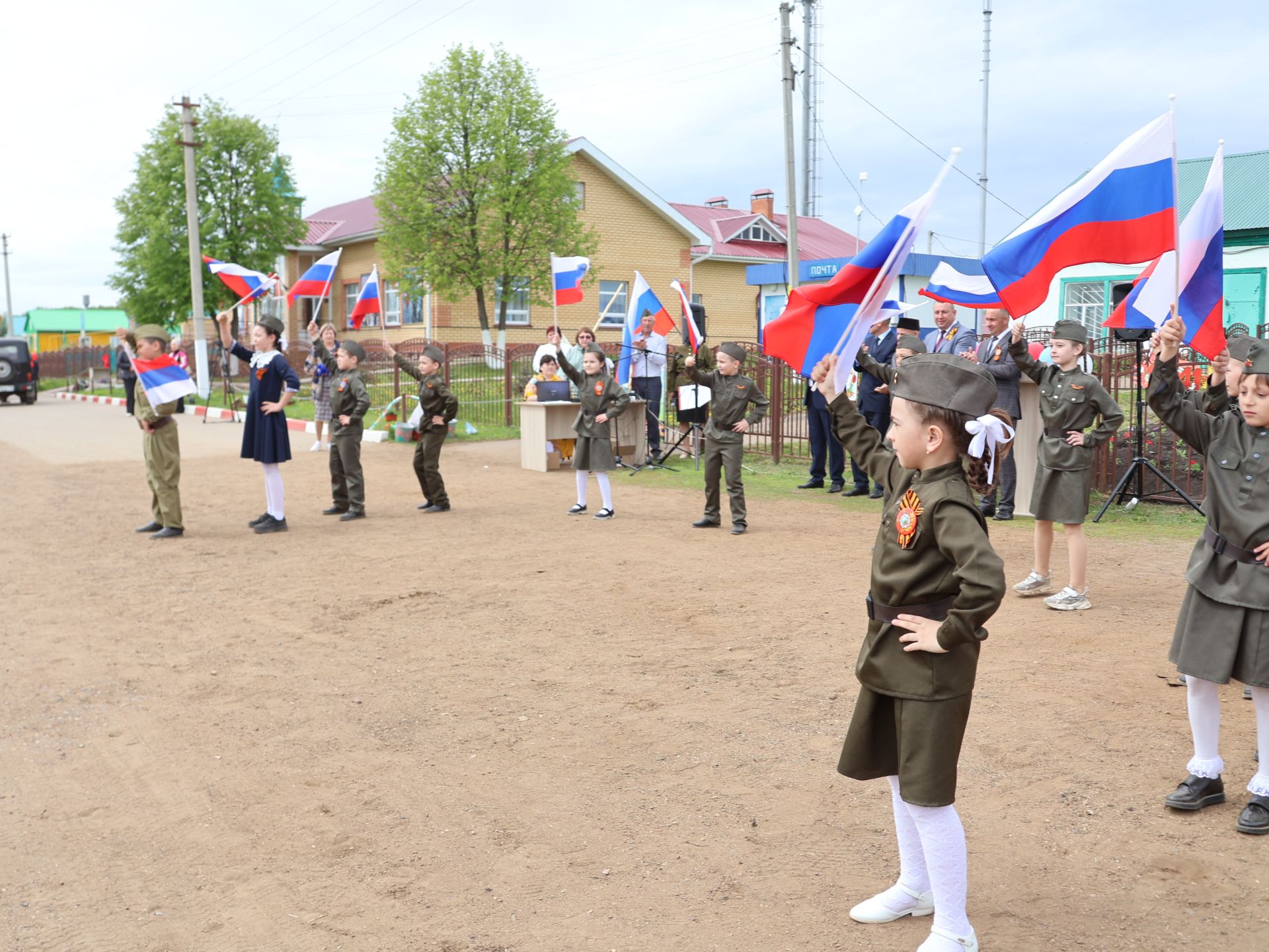 Бүген Такталачык халкы Бөек Җиңү алып килгән 400 батырын искә алды