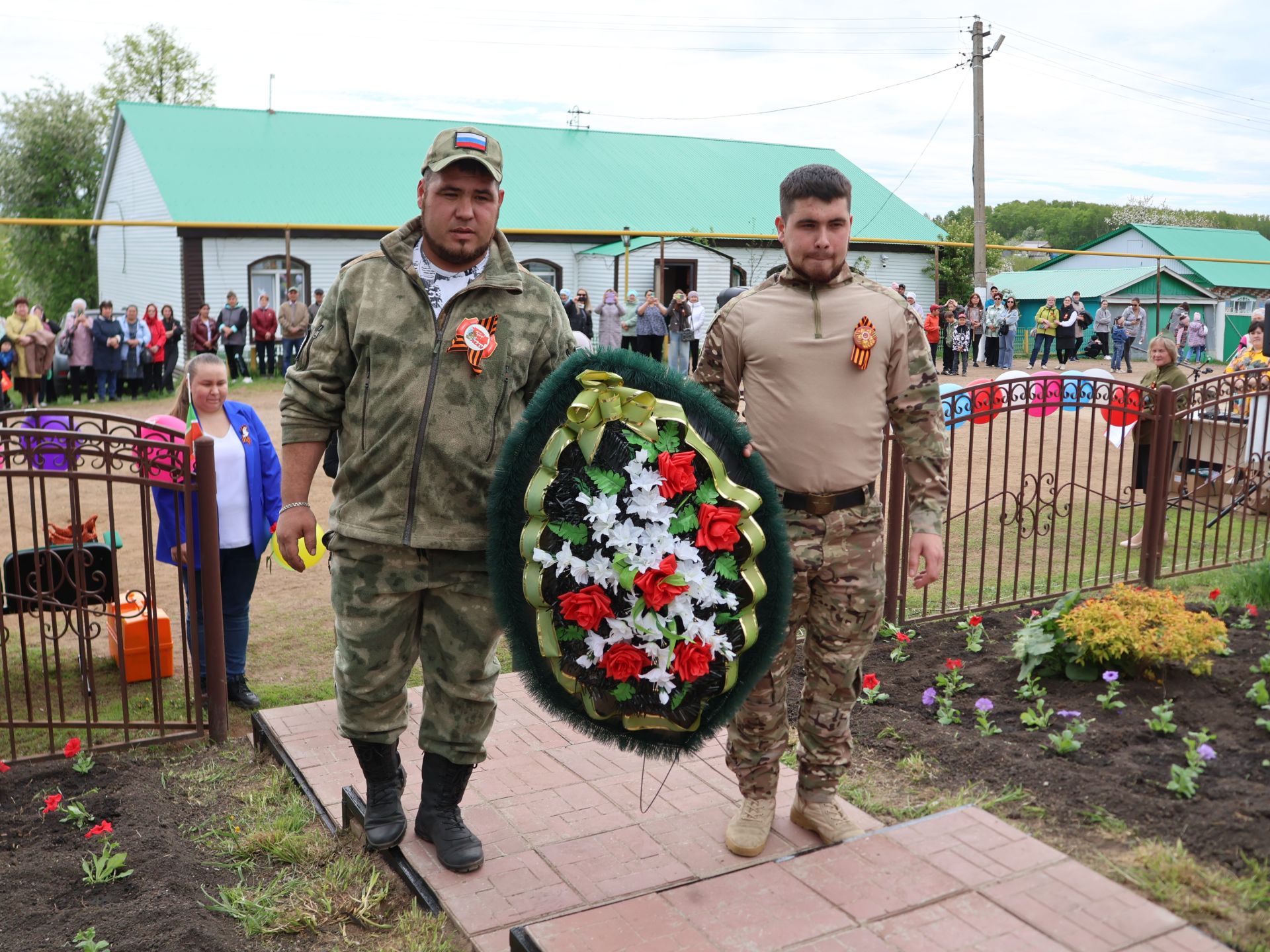 Бүген Такталачык халкы Бөек Җиңү алып килгән 400 батырын искә алды