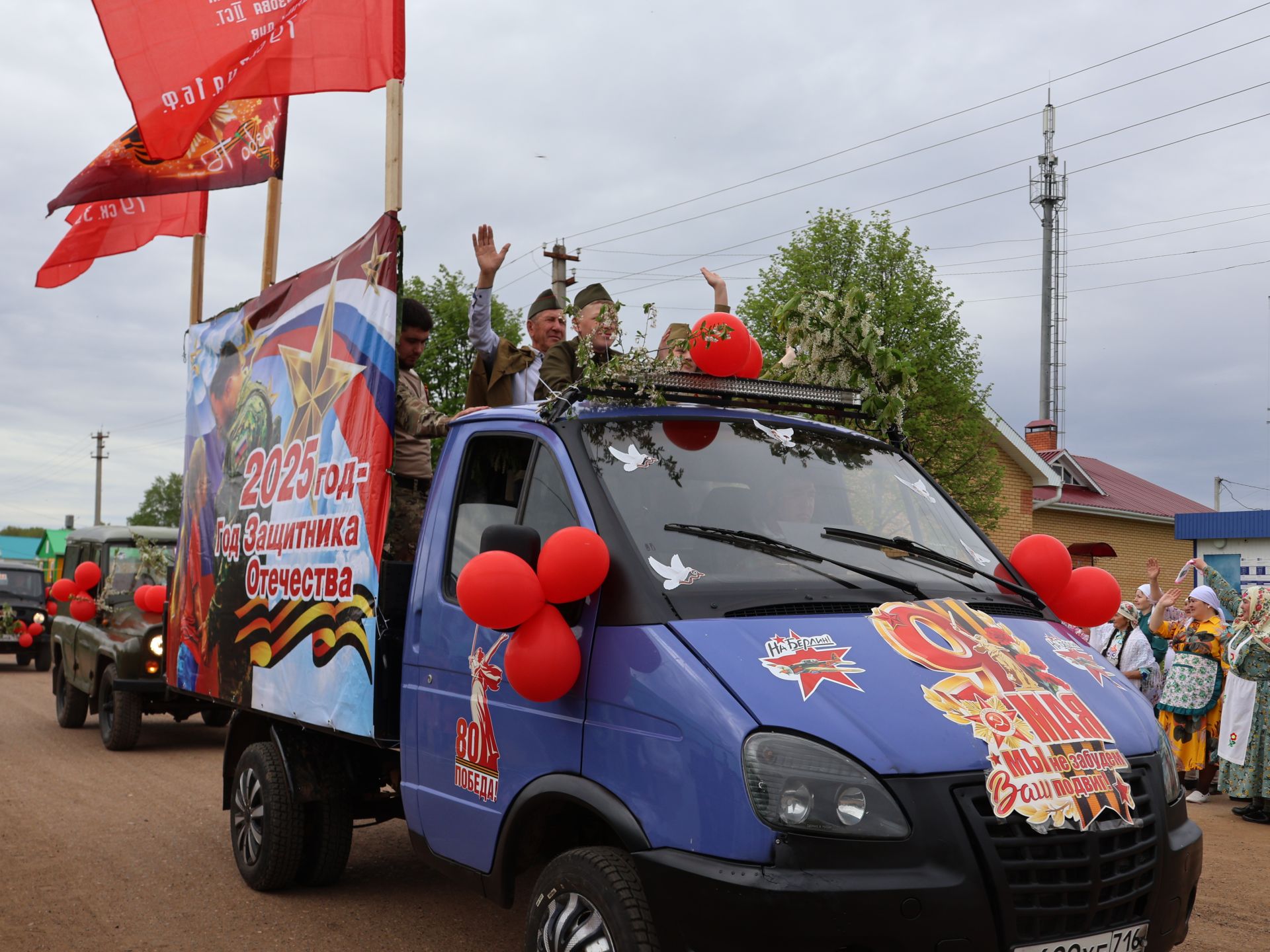 Бүген Такталачык халкы Бөек Җиңү алып килгән 400 батырын искә алды