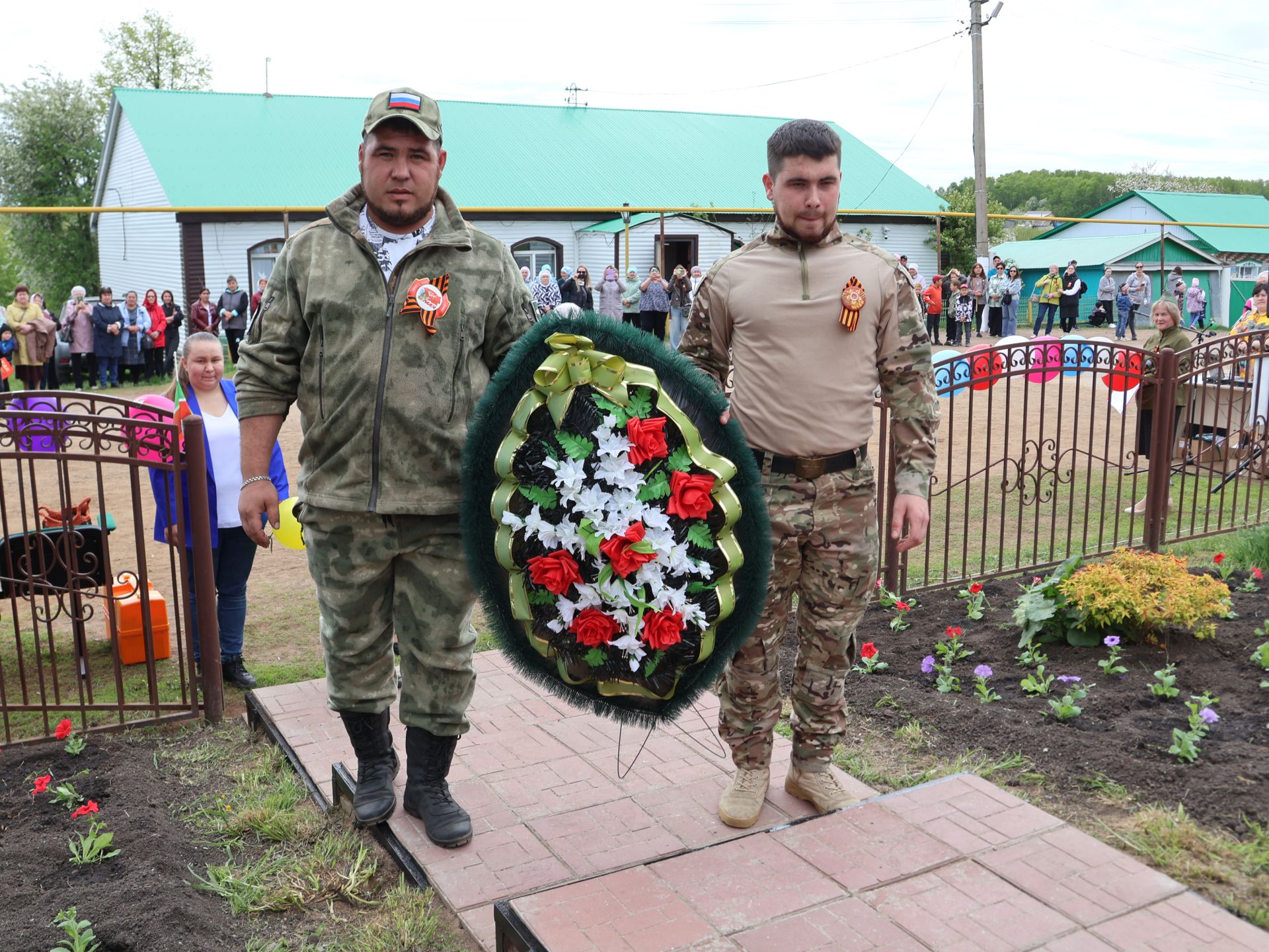 Бүген Такталачык халкы Бөек Җиңү алып килгән 400 батырын искә алды