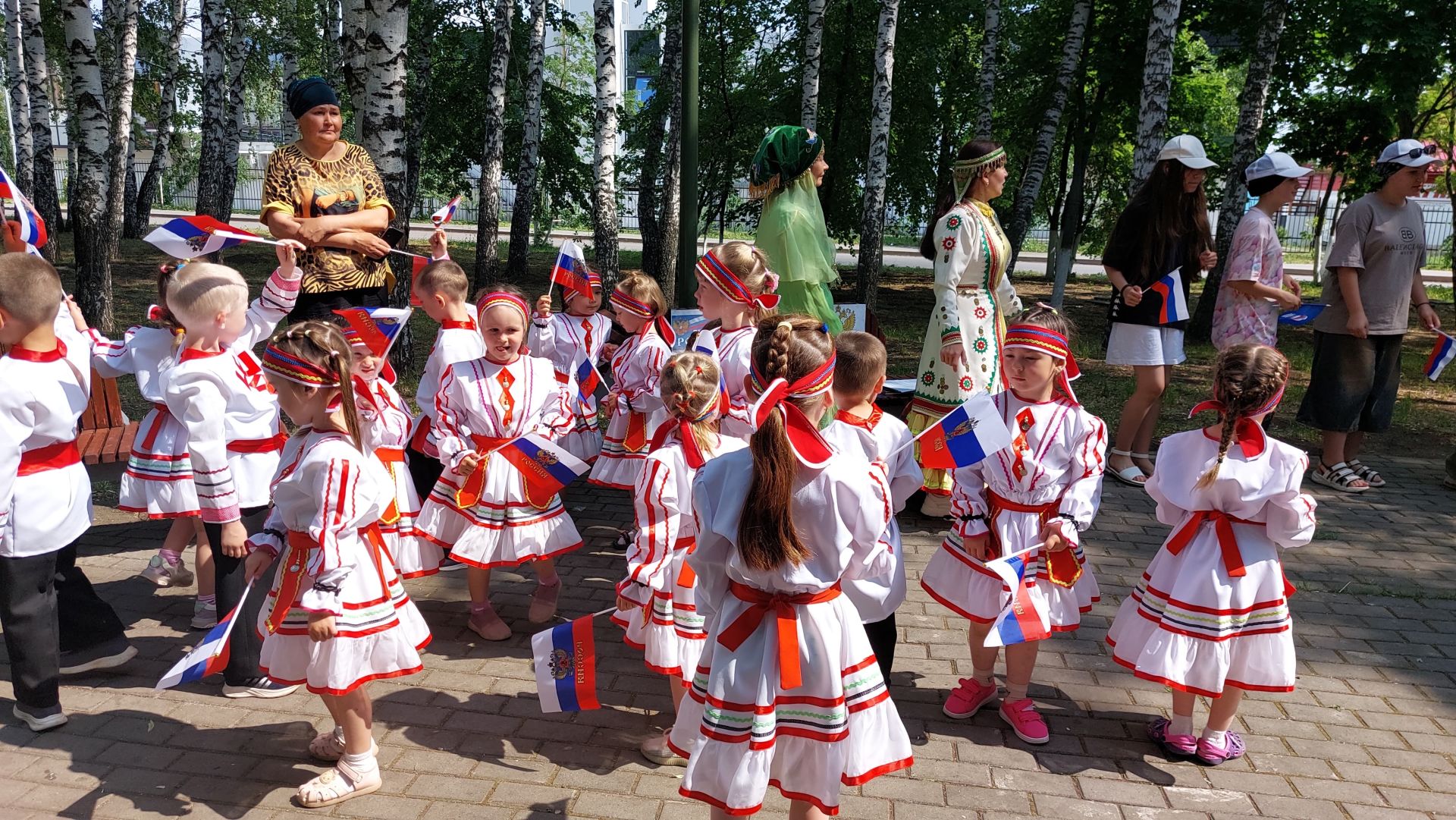 Россия көненә милли кием ки!