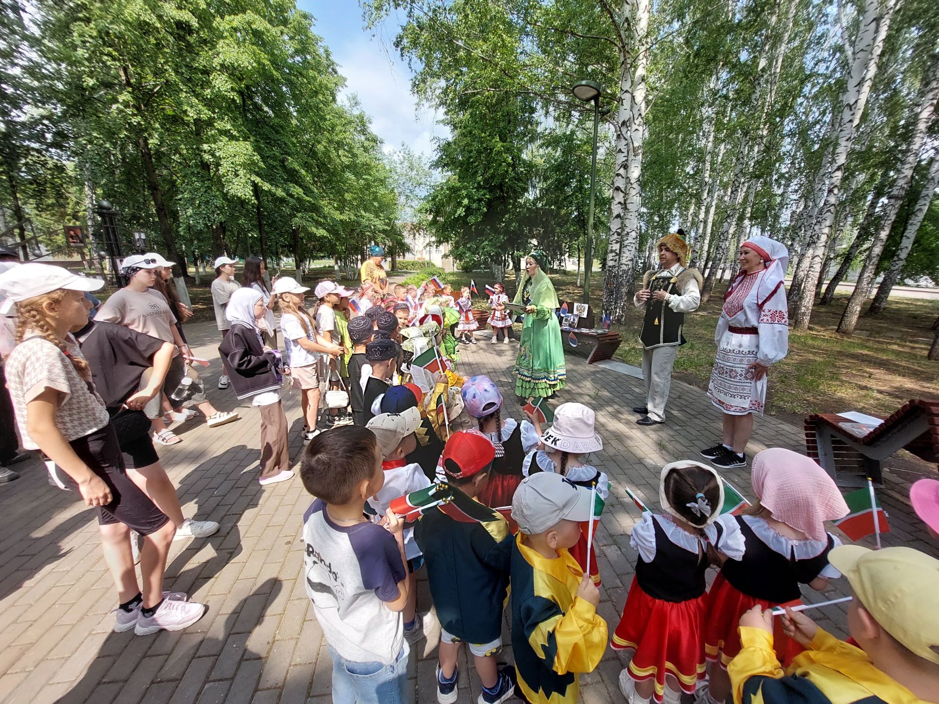 Россия көненә милли кием ки!