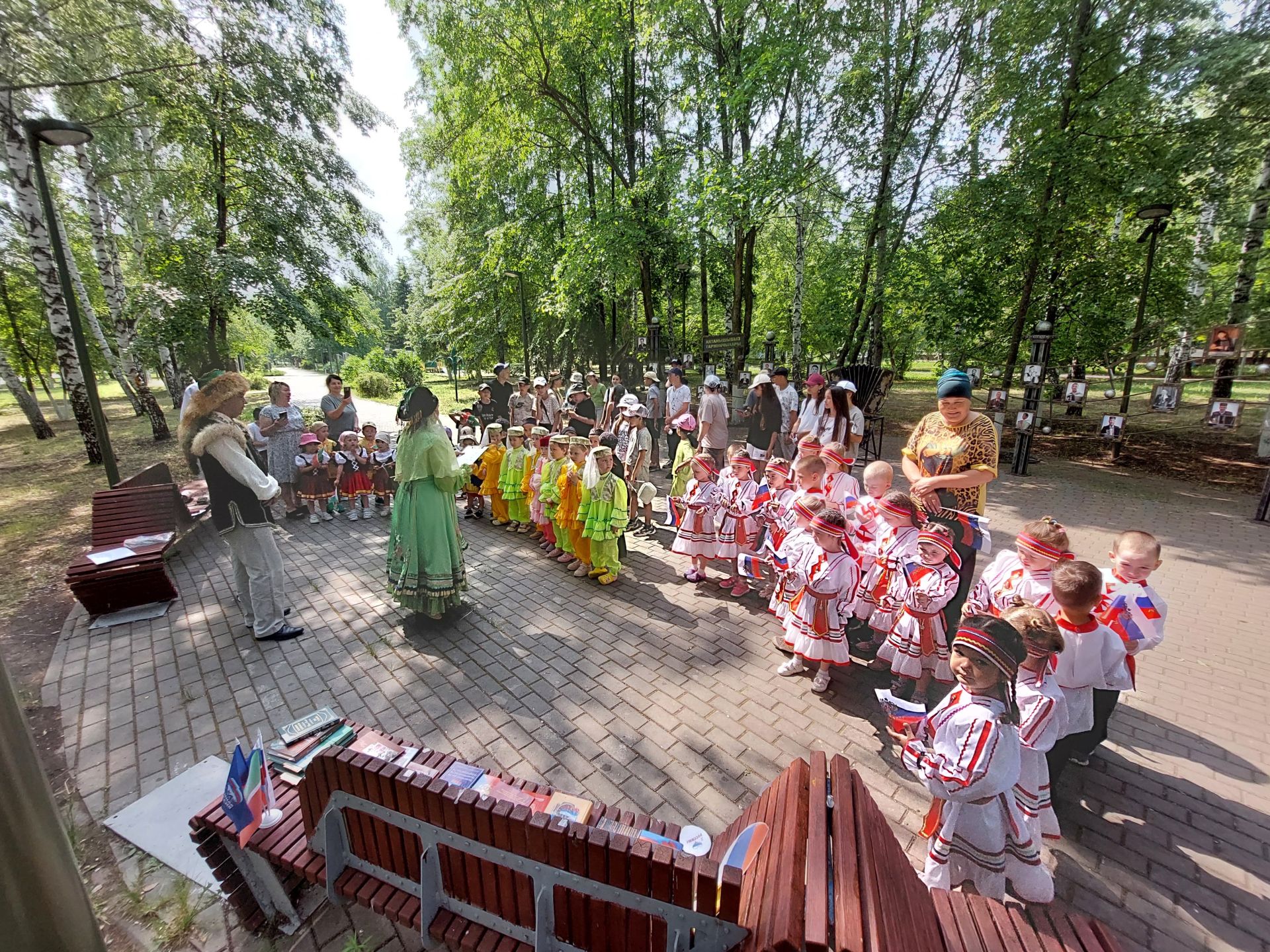 Россия көненә милли кием ки!